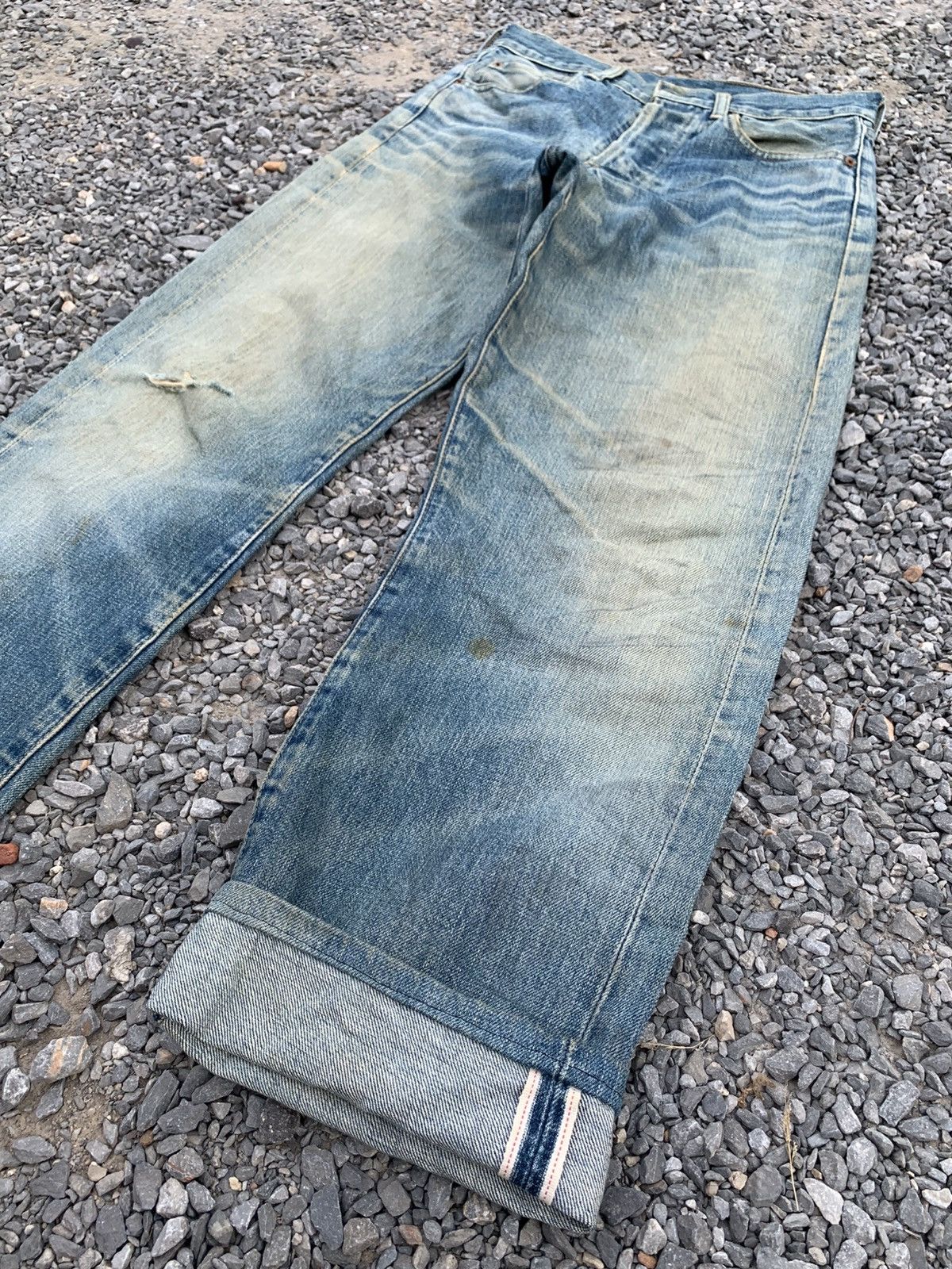 Levi's VINTAGE LEVIS 503BXX SELVEDGE BUTTON FLY DISTRESSED DENIM Size US 28 / EU 44 - 3 Thumbnail