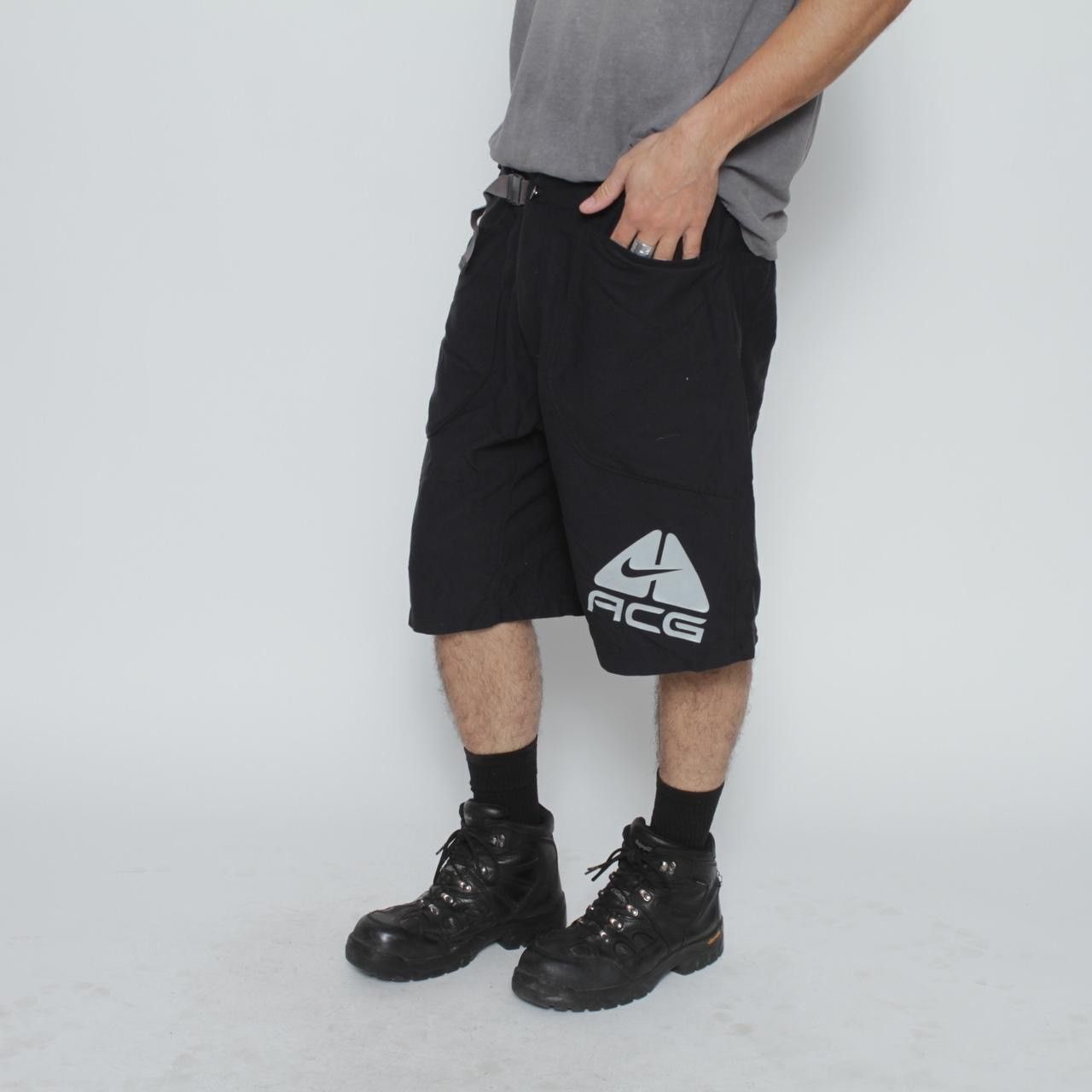 Nike ACG BLACK TECHNICAL LIGHTWEIGHT BIG POCKET SHORTS BY NIKE ACG Size US 37 - 2 Thumbnail