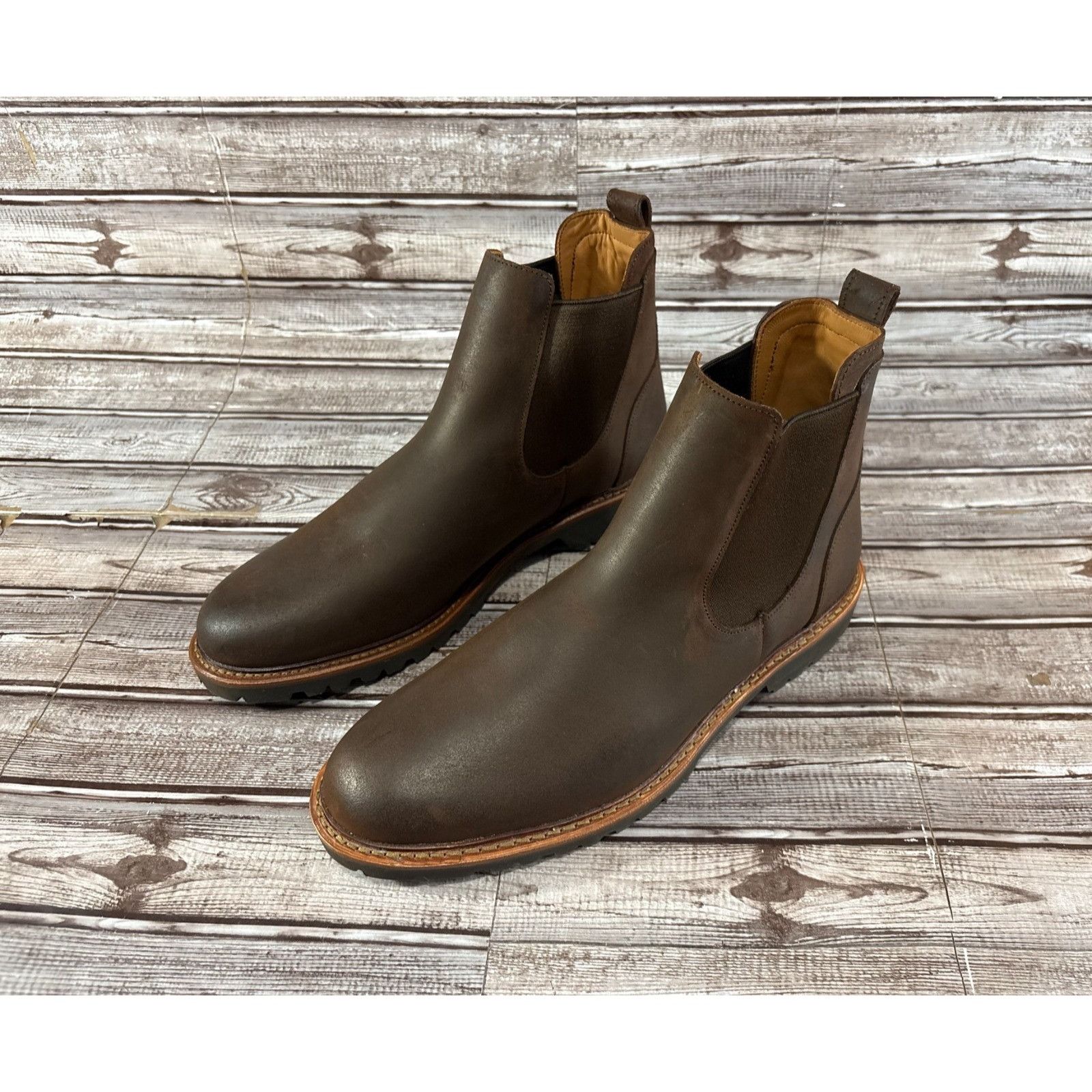 Allen Edmonds Allen Edmonds Grafton Snuff Suede Chelsea Boot sz 11 D color Size US 11 / EU 44 - 1 Thumbnail