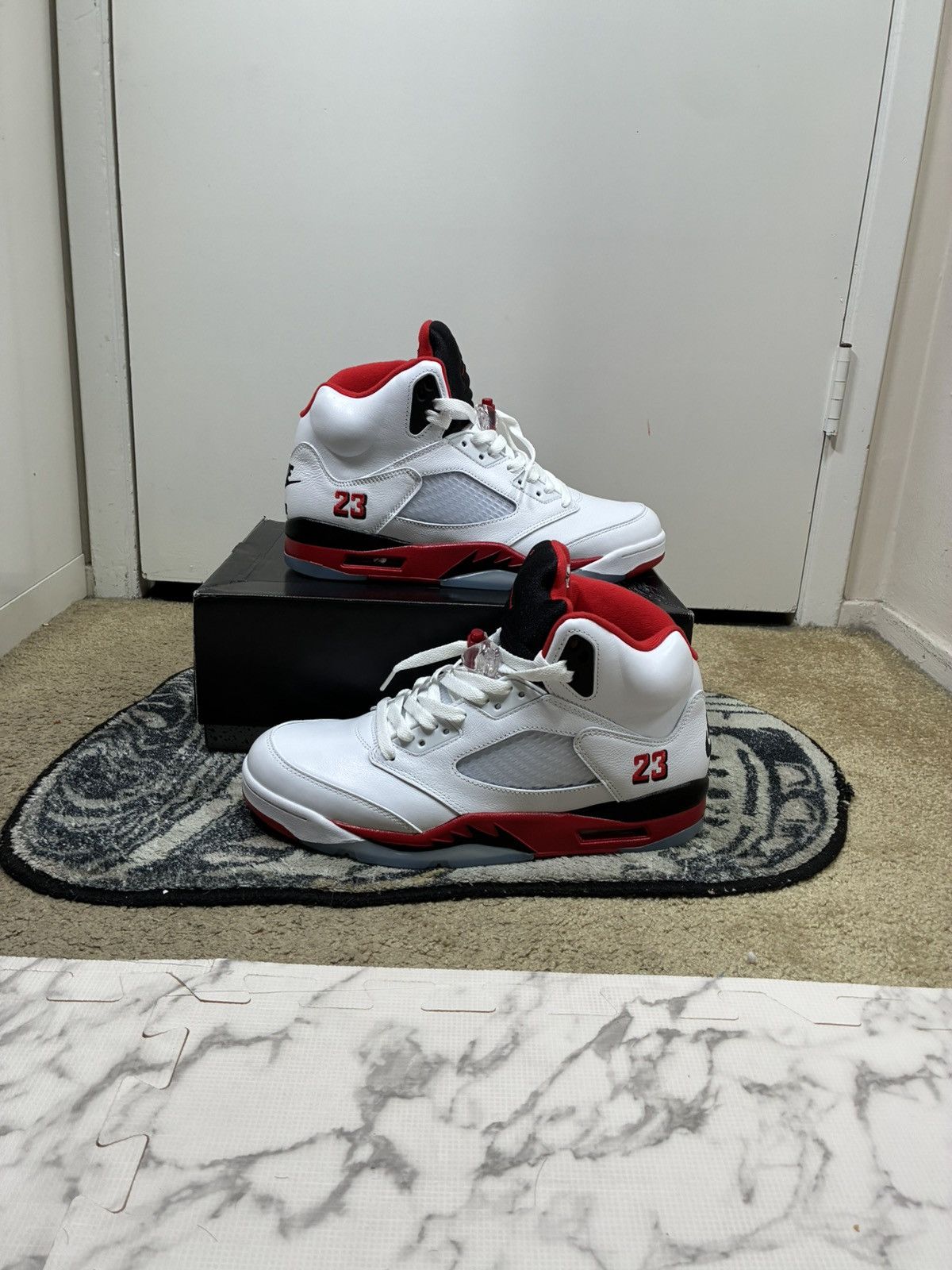 Jordan Brand Jordan retro 5 fire red 2025 size 11 Size US 11 / EU 44 - 4 Thumbnail