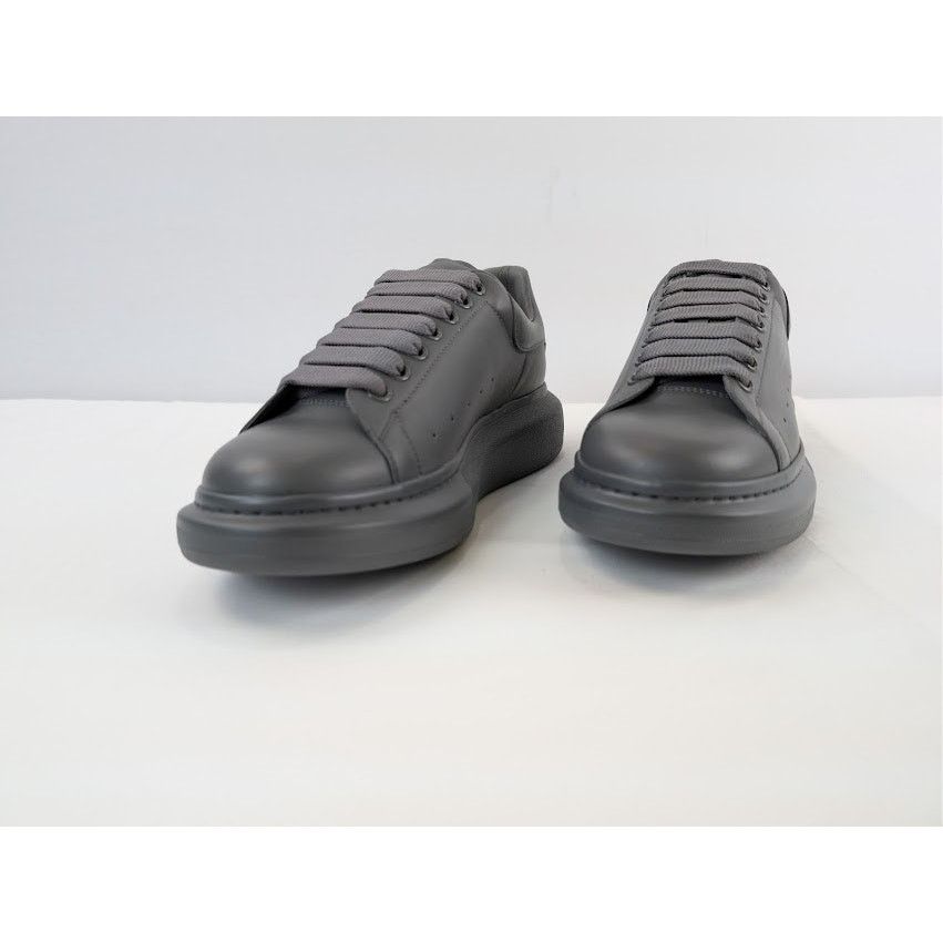 Alexander McQueen o1rshd1 Leather Oversized Sneaker in Lead Pencil Size US 10 / EU 43 - 6 Thumbnail