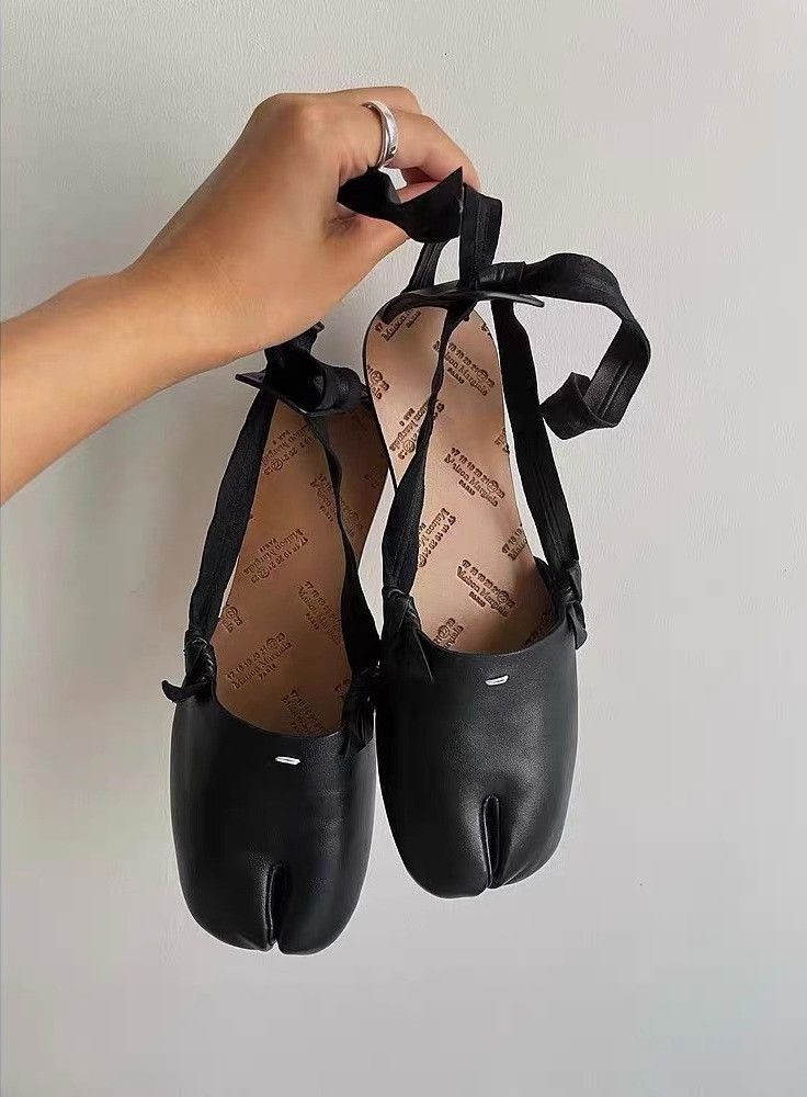 Maison Margiela Maison Margiela Tabi Toe Flat Ballet Shoes Size US 7.5 / IT 37.5 - 1 Thumbnail