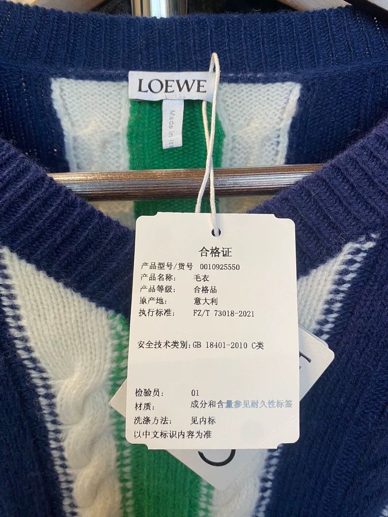 Loewe LOEWE Gray embroidered cashmere sweater Size US M / EU 48-50 / 2 - 4 Thumbnail