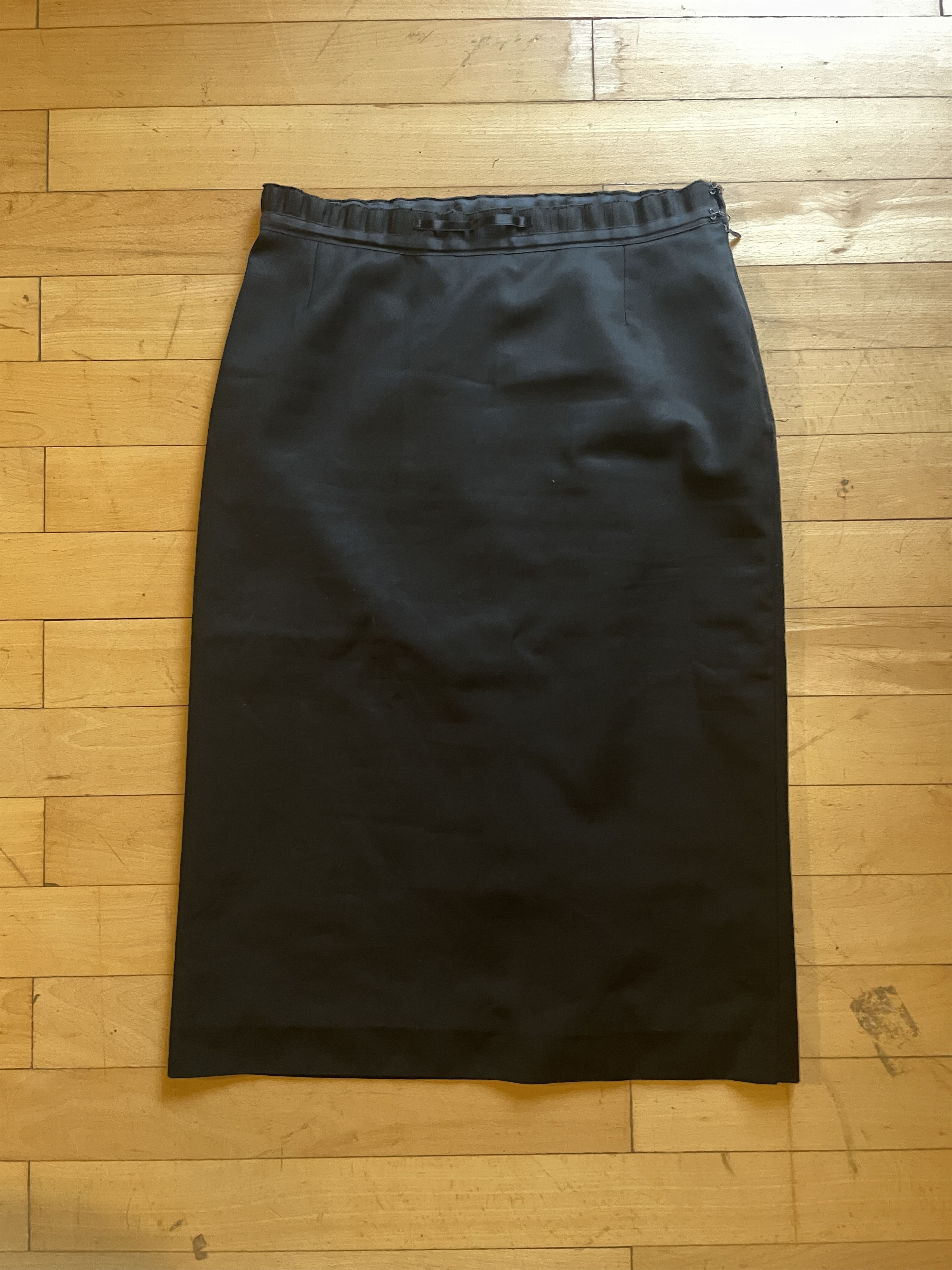 Maison Margiela Maison Margiela 90's Black Midi Skirt Size 30" / US 8 / IT 44 - 1 Thumbnail