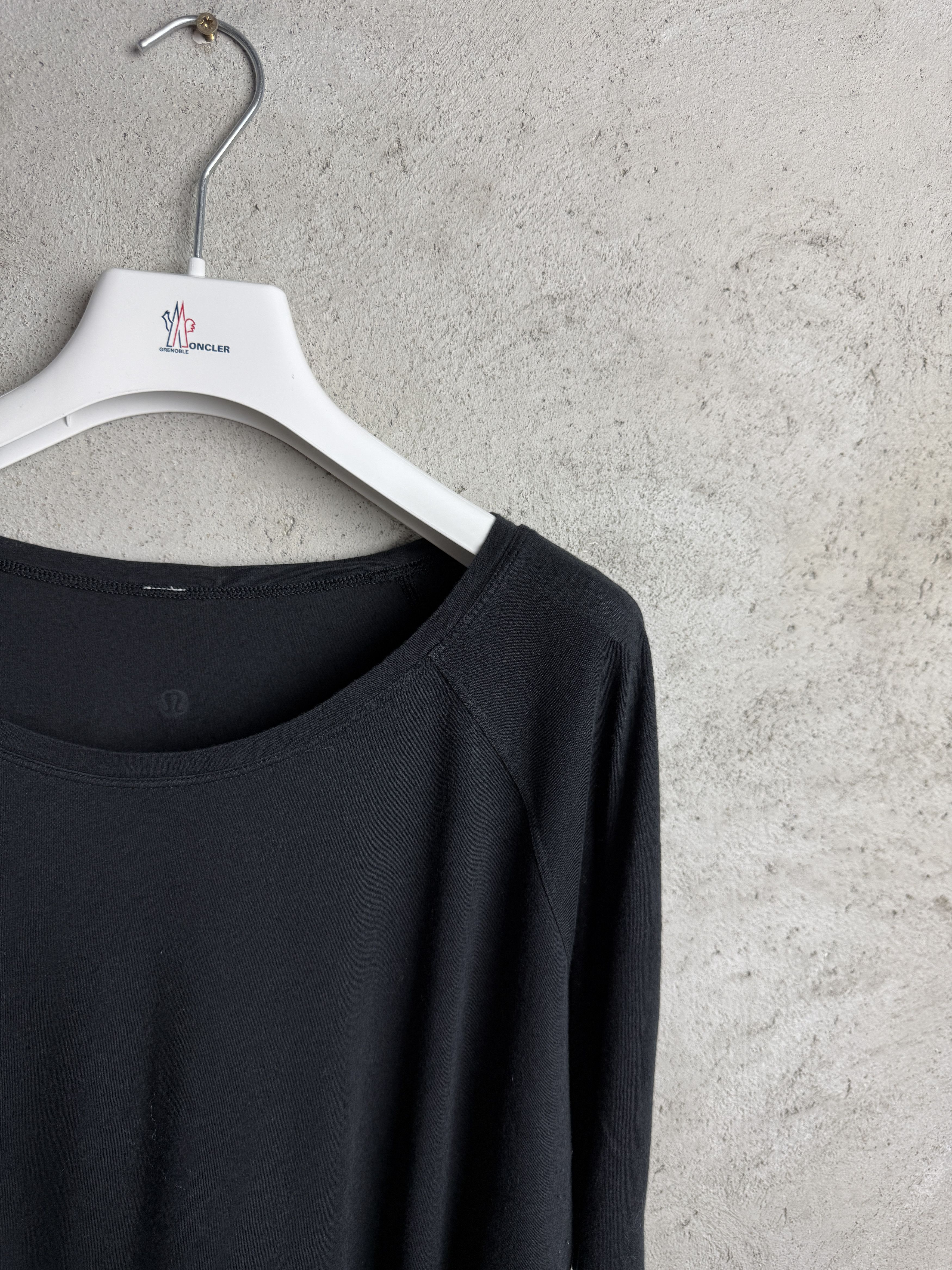Lululemon Lululemon black long sleeve t-shirt tee yoga gym pilates Size M / US 6-8 / IT 42-44 - 3 Thumbnail