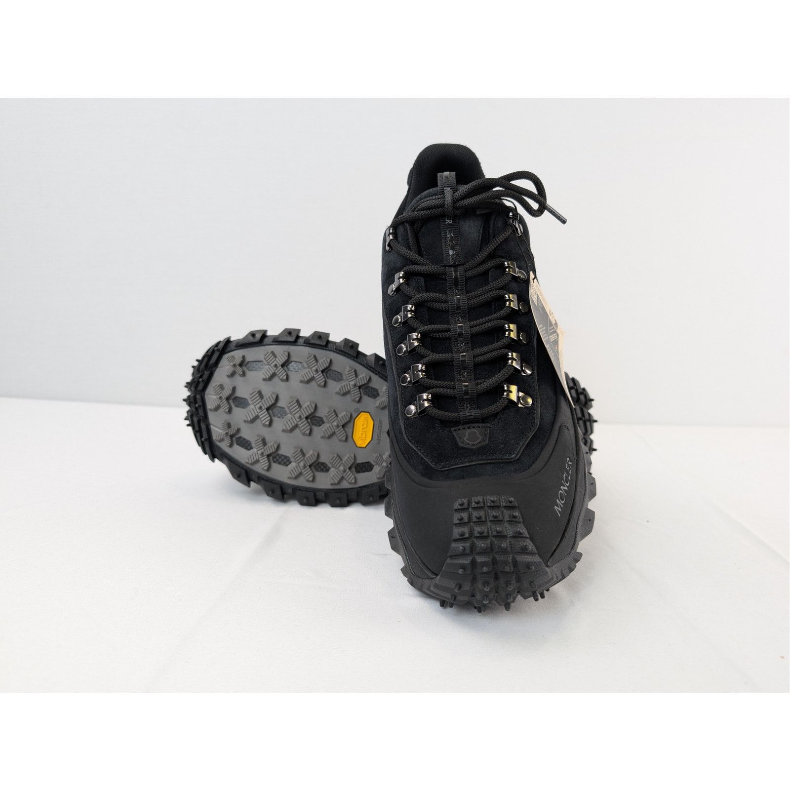 Moncler o1rshd1 Trailgrip Apex low-top sneaker with a Vibram sole Size US 12 / EU 45 - 14 Thumbnail