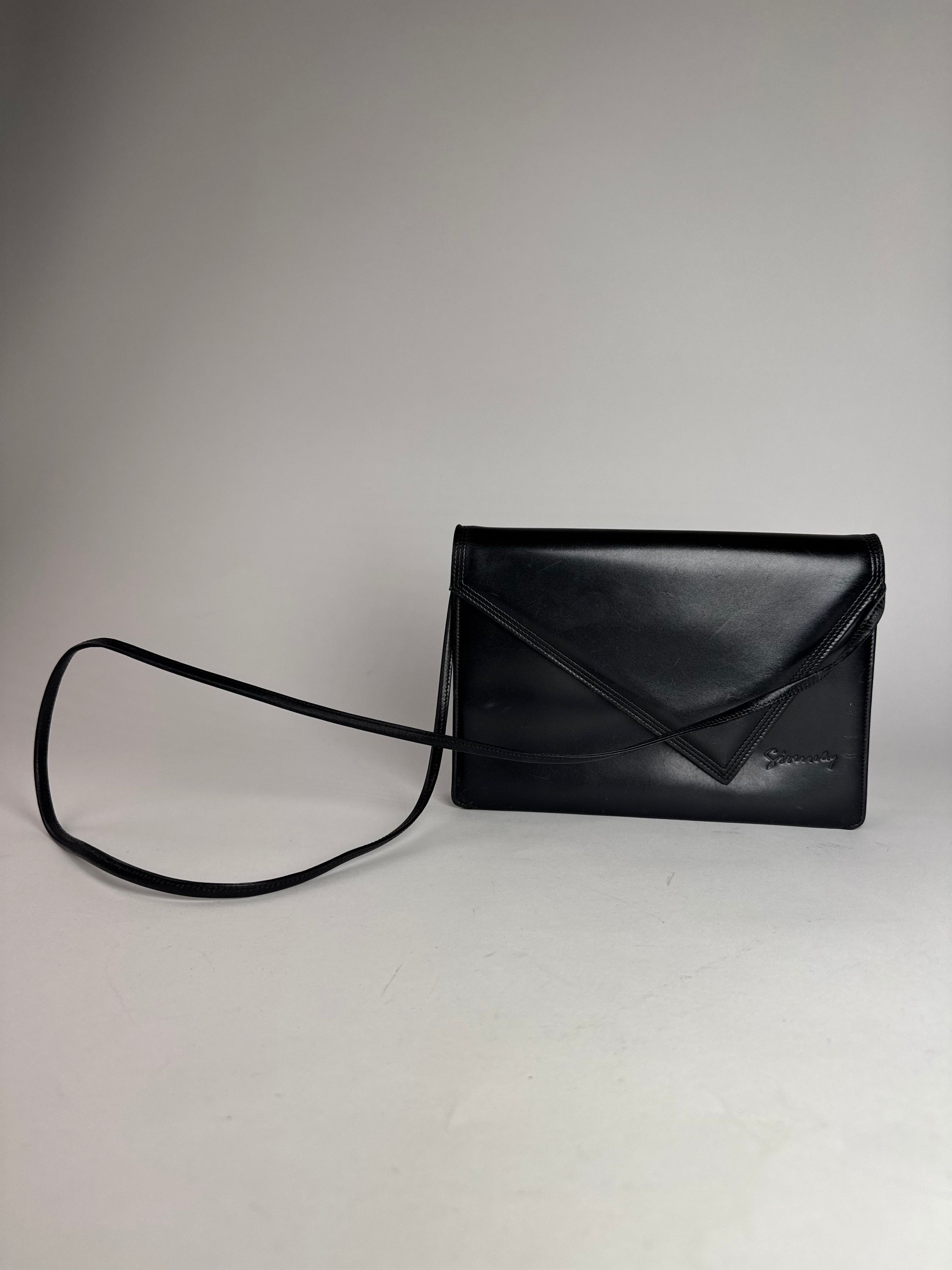Givenchy Vintage Leather Crossbody Bag Black Size ONE SIZE - 1 Thumbnail