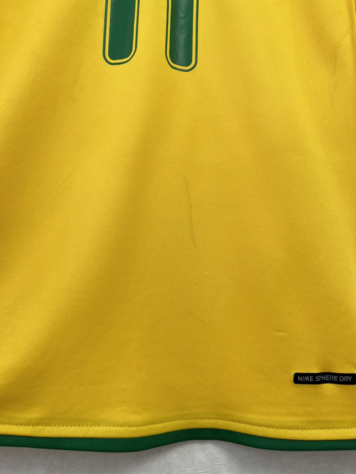 Nike Hype Nike Brazil Robinho #11 Y2K Jersey 00s Size US L / EU 52-54 / 3 - 21 Thumbnail