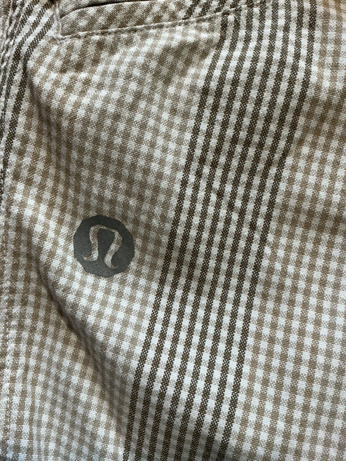 Lululemon Lululemon Athletica Kahuna Performance Golf 8" Inseam Shorts Size US 40 / EU 56 - 10 Thumbnail
