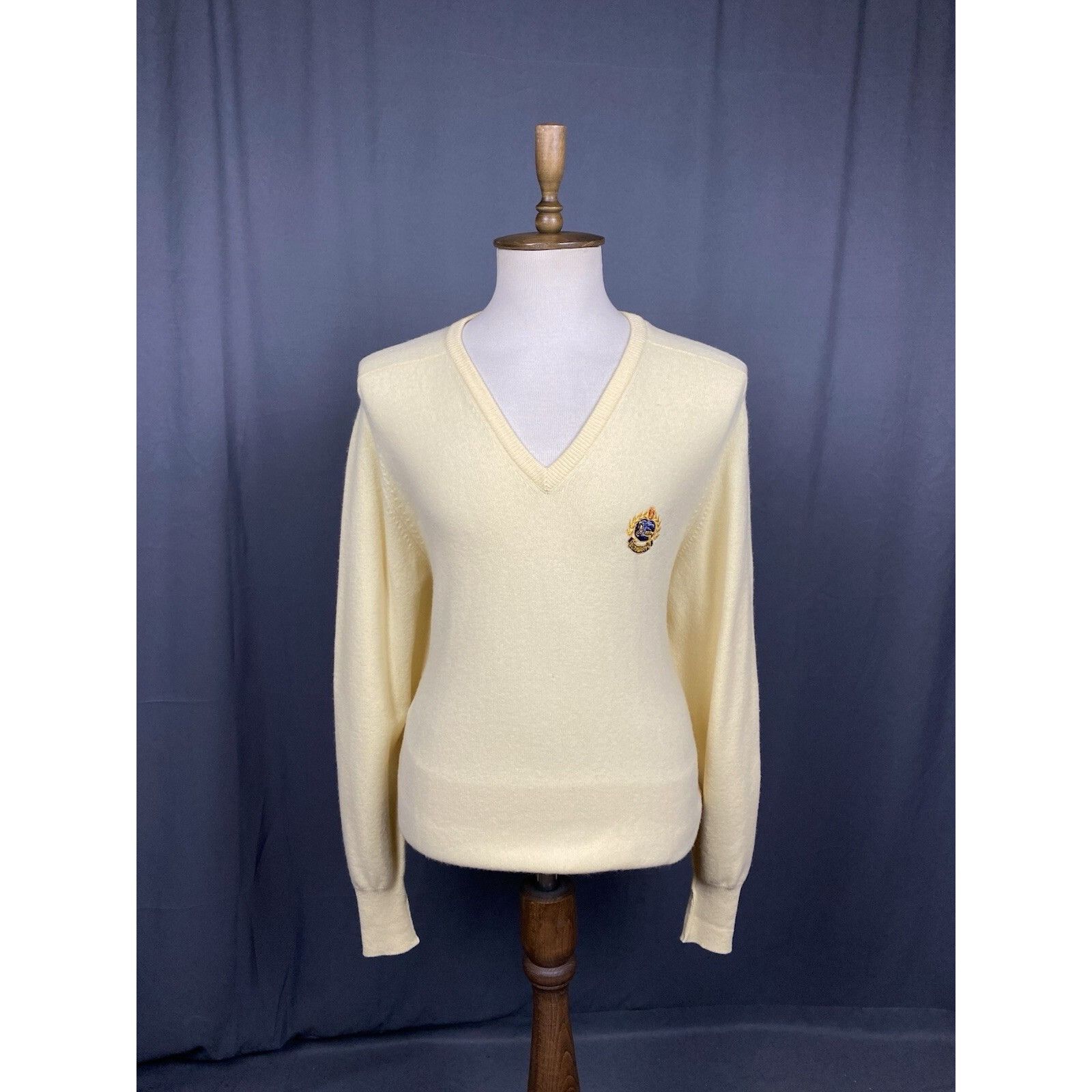 Burberry Burberry Big Logo Vintage Men's Yellow Wool V-Neck Sweater S Size US M / EU 48-50 / 2 - 3 Thumbnail