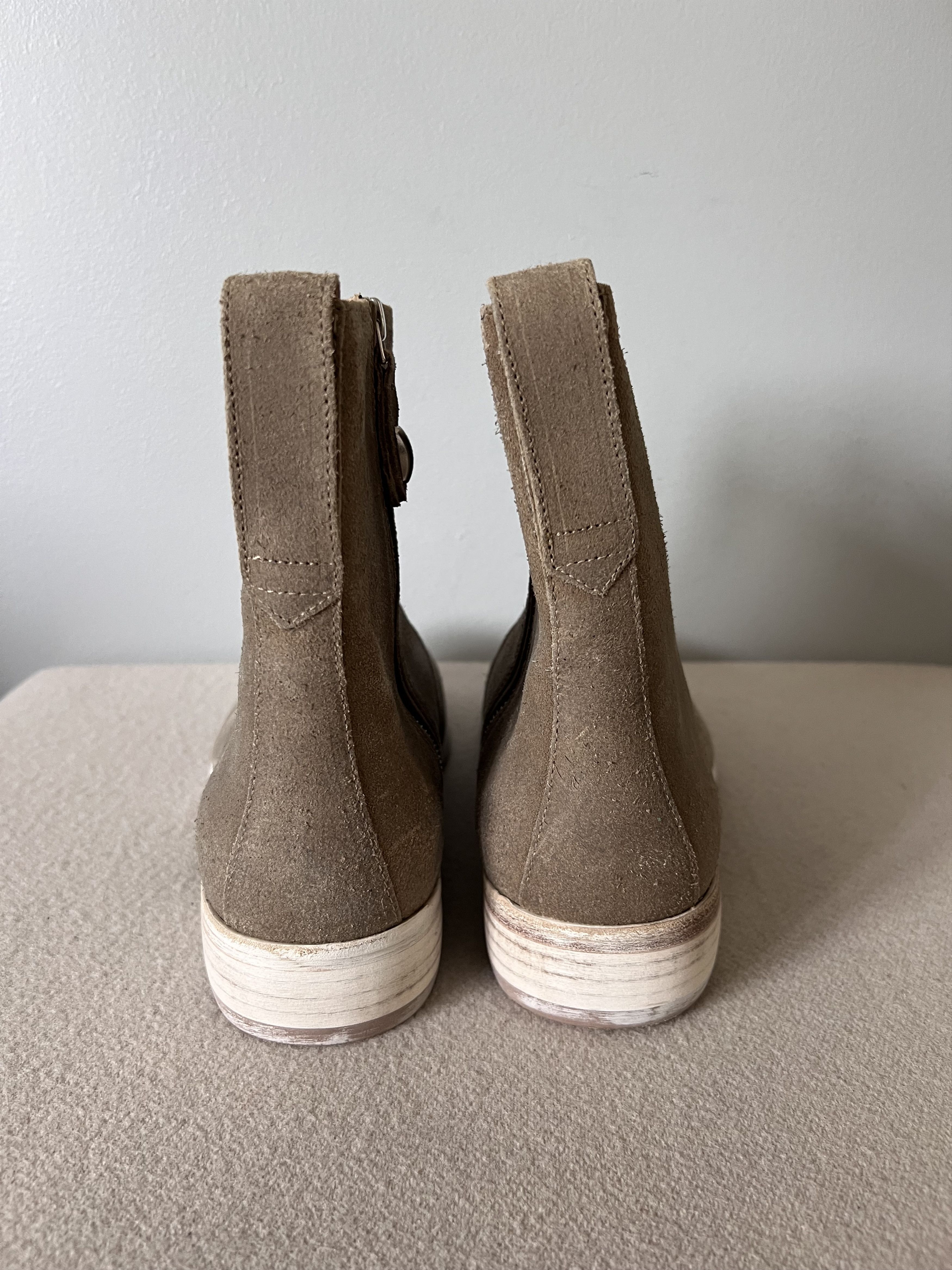 Our Legacy Our Legacy Michaelis Boots in Waxy Champagne Suede Size US 10 / EU 43 - 5 Thumbnail