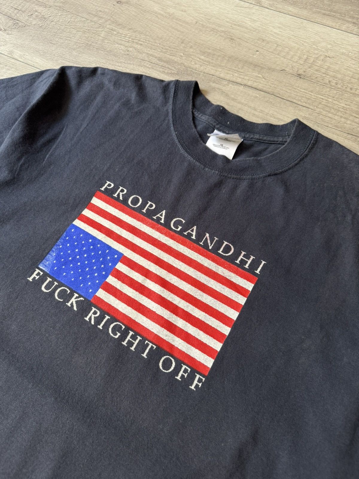 Band Tees Propagandhi F*ck Right Off USA Flag Gildan Vintage T Shirt Size US XL / EU 56 / 4 - 2 Thumbnail