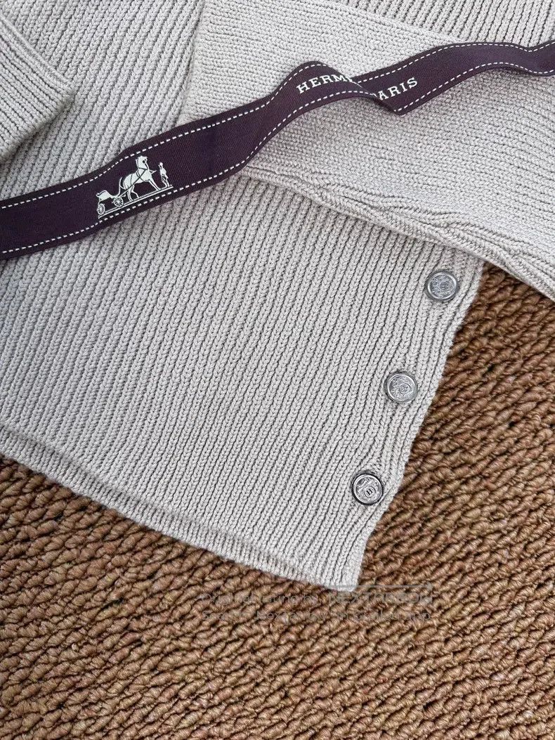 Hermes Hermes Silk Button Knit Top - Oatmeal Size M / US 6-8 / IT 42-44 - 4 Thumbnail