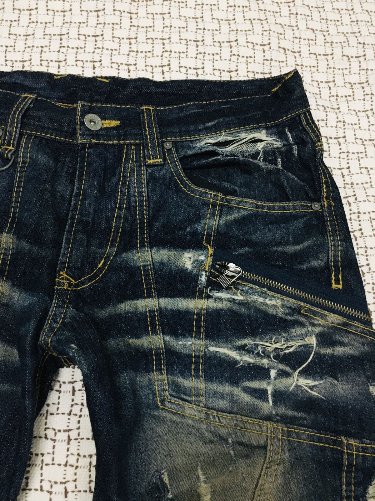 HIDEAWAYS × If Six Was Nine × Le Grande Bleu (L.G.B.) Hideaways Nicole Distressed Flare Jeans (Y01) Size US 32 / EU 48 - 16 Thumbnail