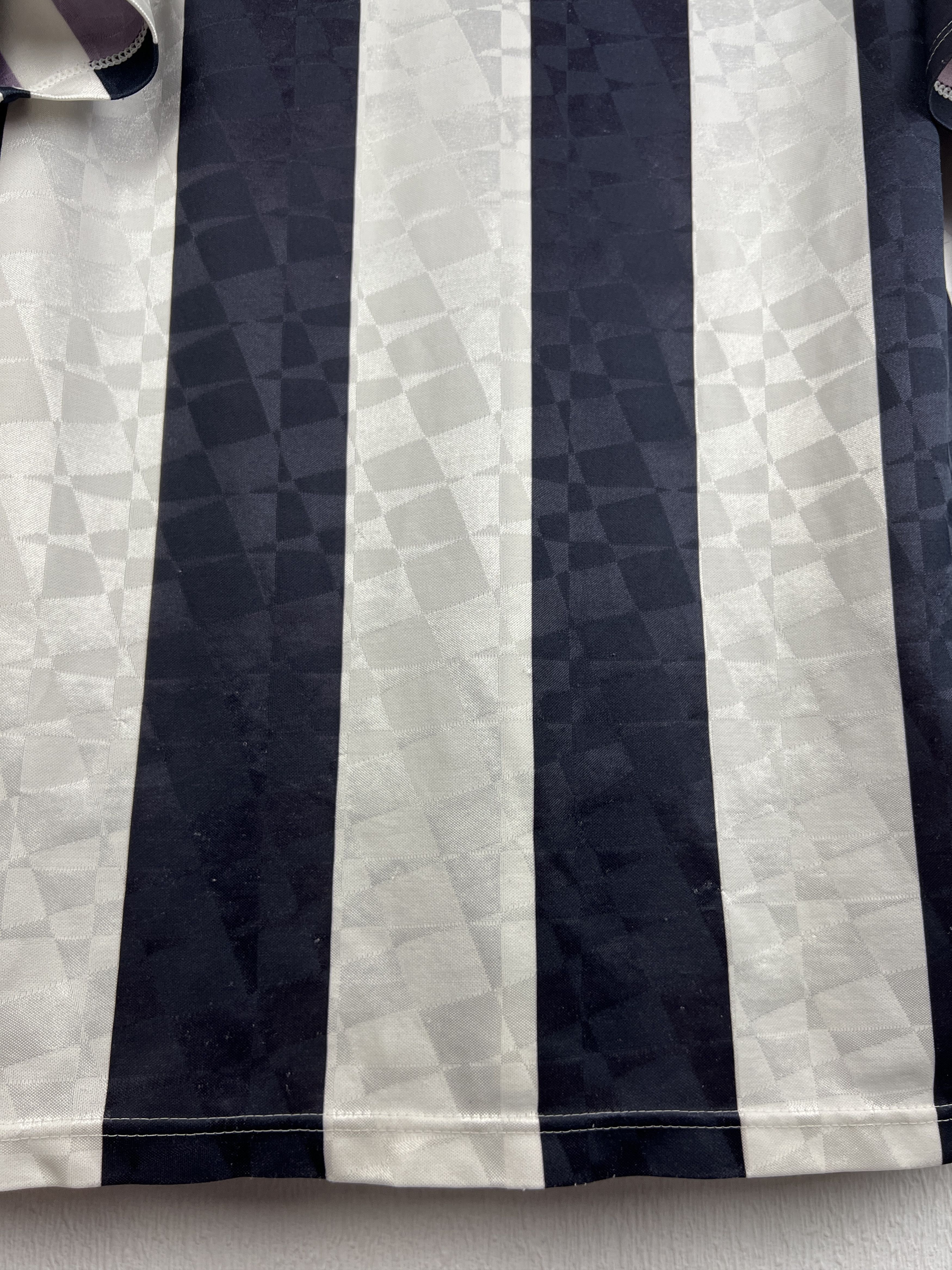 Umbro Newcastle Home football shirt 1990 Soccer Jersey Trikot Rare Size US M / EU 48-50 / 2 - 10 Thumbnail