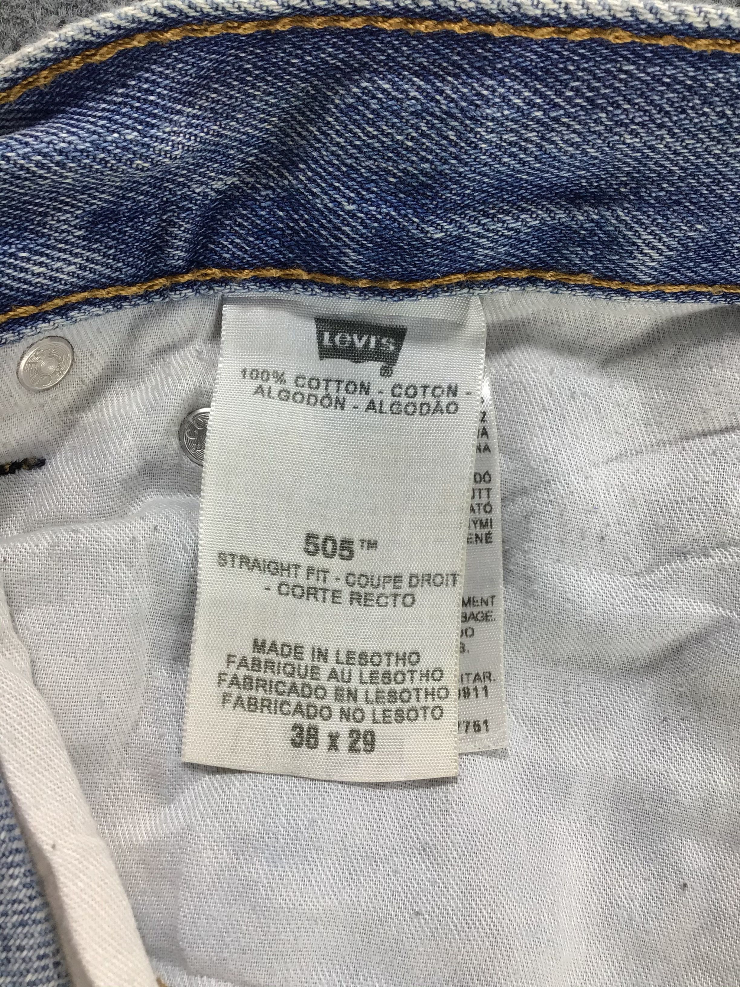 Levi's Vintage Levis 505 Jeans Medium Wash Denim KJ204 Size US 39 - 10 Thumbnail
