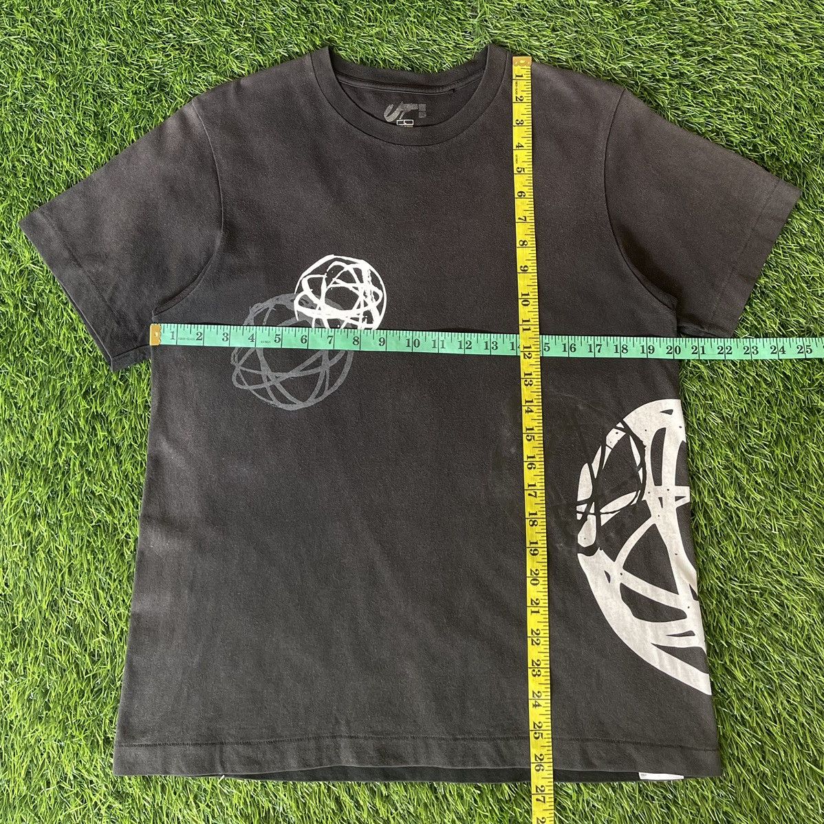 Futura × Uniqlo Hype🔥FUTURA✖️UNIQLO🔥Sun Faded Art Tshirt Size US L / EU 52-54 / 3 - 12 Thumbnail