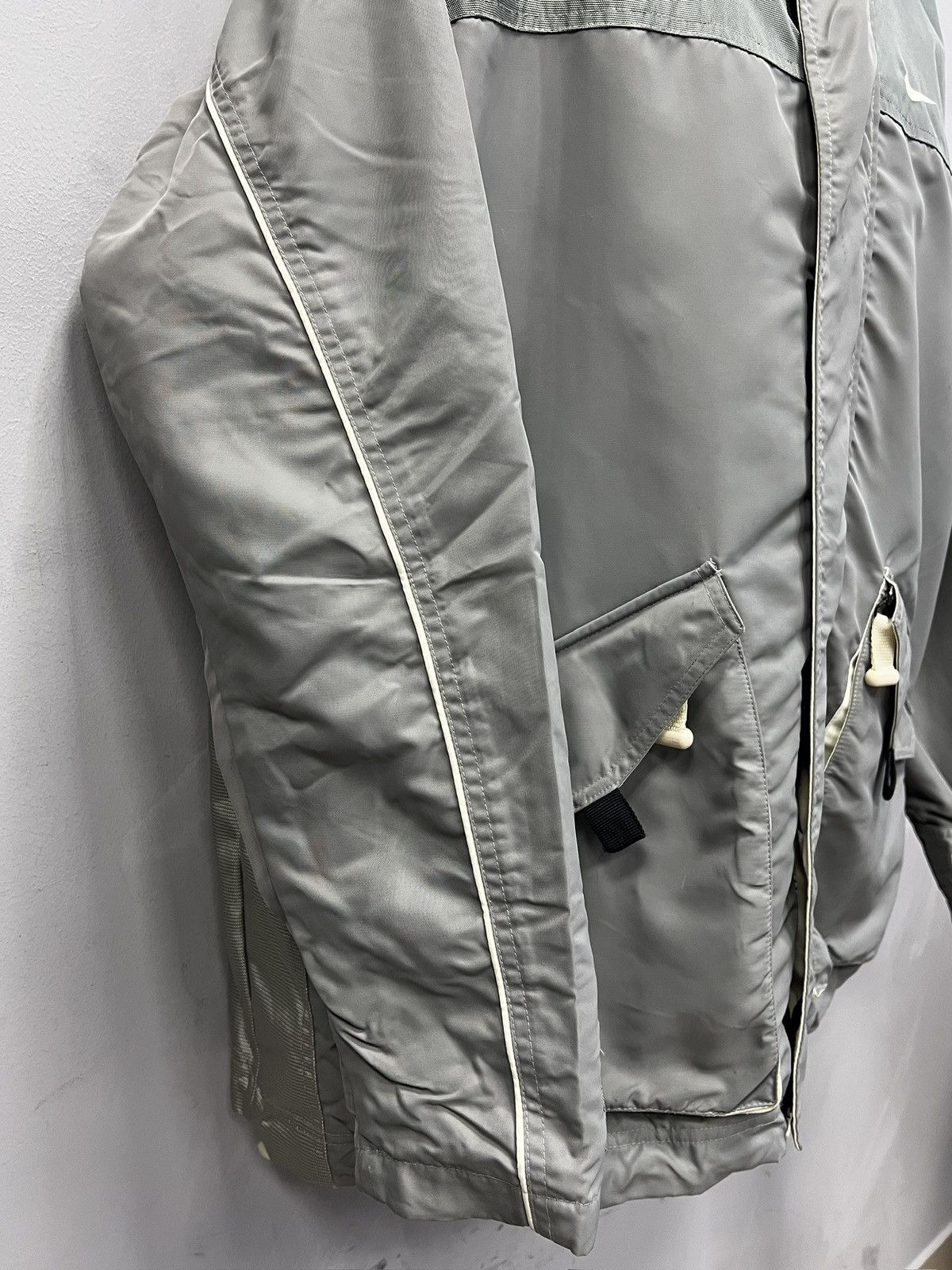 Nike Vintage Nike ACG Down Gore-Tex Jacket Nylon Grey Y2K Size US L / EU 52-54 / 3 - 6 Thumbnail