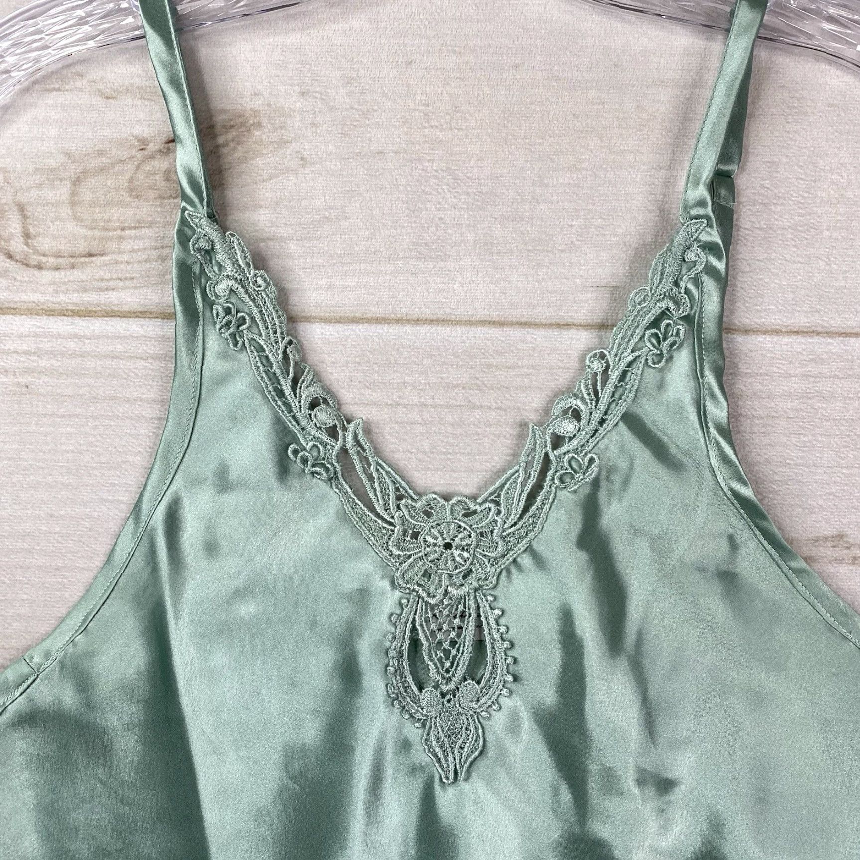 Vintage VTG Kathryn Camisole Shirt Womens M Green Satin Crochet Trim Lingerie V-Neck Adjustable Strap Slips Pajama Top Size ONE SIZE - 2 Thumbnail