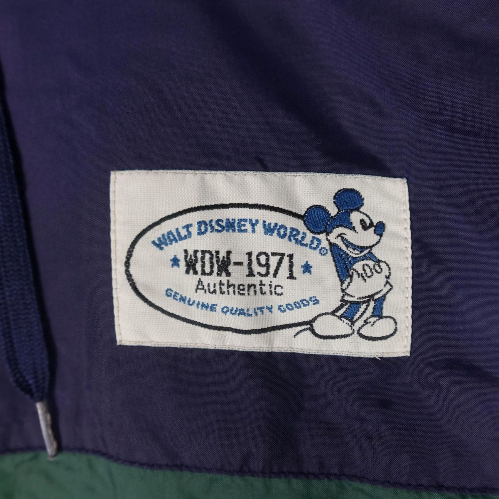 Disney VINTAGE Disney Jacket Mens XL Navy Windbreaker Hooded Mickey Patch Windbreaker Jacket Size US XL / EU 56 / 4 - 6 Thumbnail