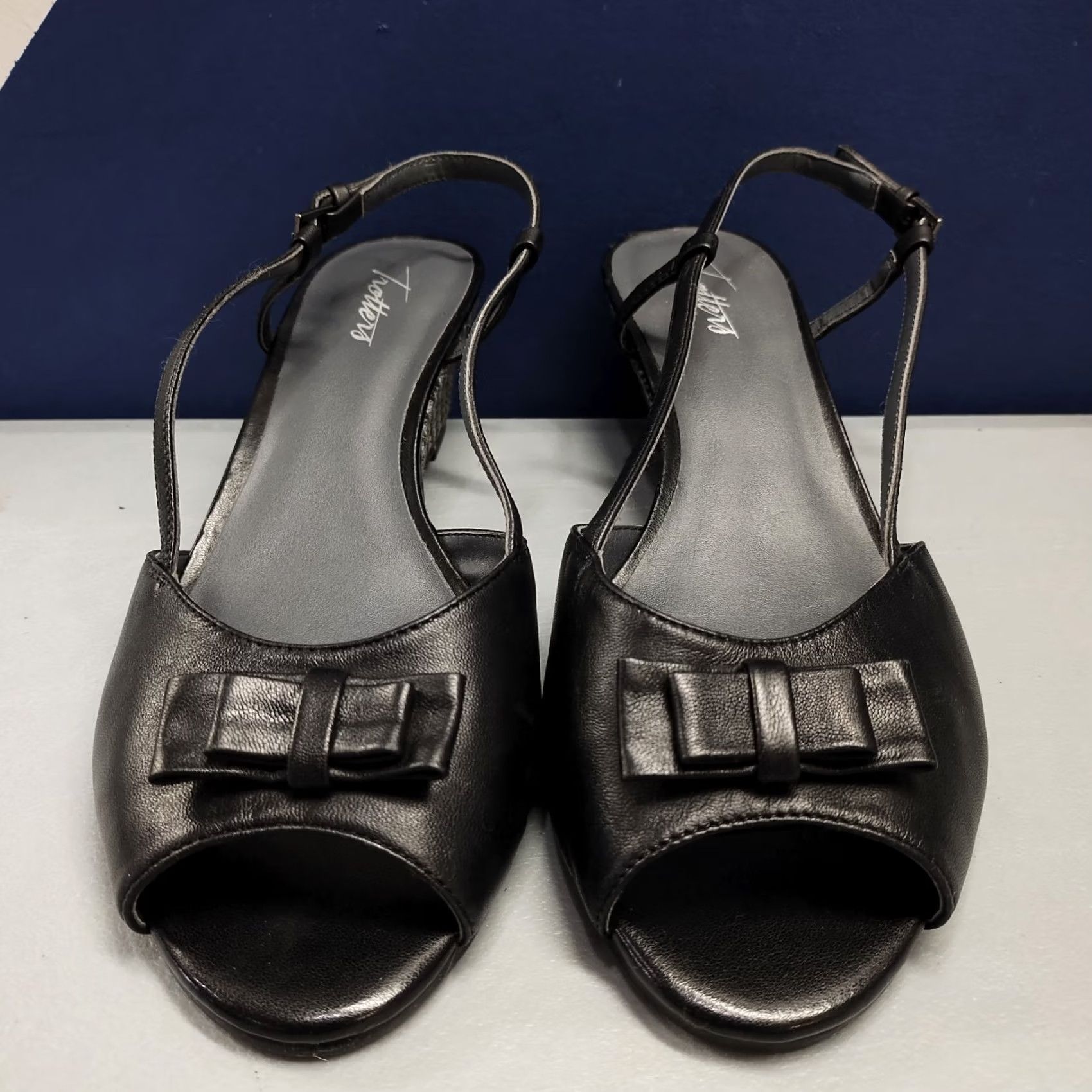 Vintage Trotters Slingback Sandals Womens US 9W Black Gray Leather Peep Toe Bow Detail - Comfortable Size US 9 / IT 39 - 2 Thumbnail