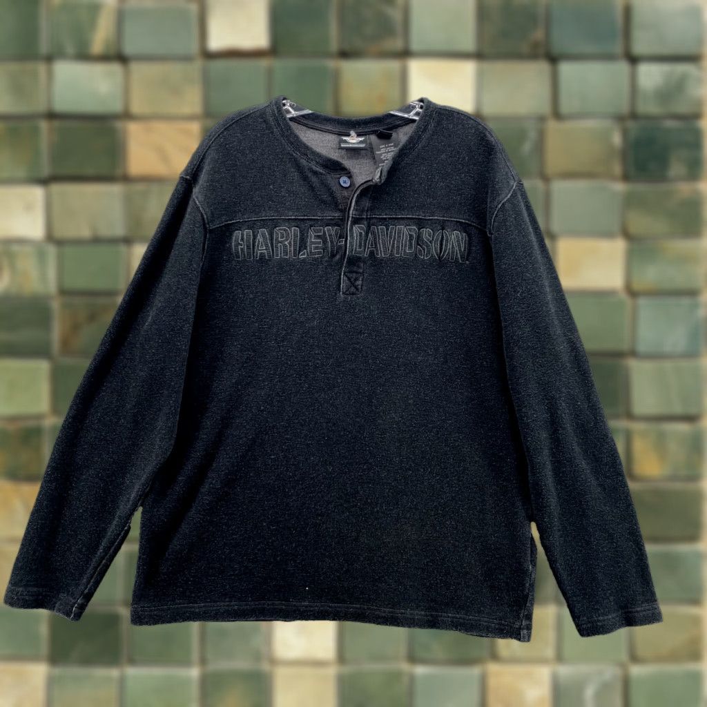 Harley-Davidson Sweater Men Large Henley Grunge Moto Biker Rocker Streetwear 90s Shirt Adult L Black Logo Design Print Outline