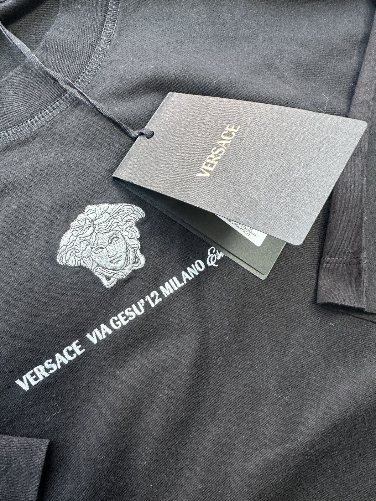 Versace Medusa Milano embroidered T-shirt Size US M / EU 48-50 / 2 - 3 Thumbnail