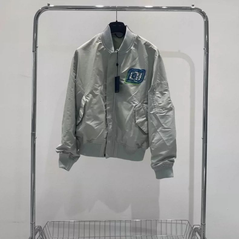 Louis Vuitton Louis Vuitton Embroidered aviator jacket Size US L / EU 52-54 / 3 - 1 Thumbnail