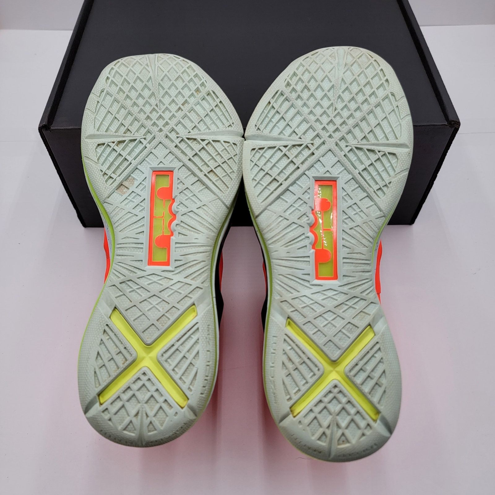 Nike NIKE LEBRON 10 GS 'BRIGHT CRIMSON' SZ 6.5Y/8W 543564-800 186 Size US 6.5 / IT 36.5 - 5 Thumbnail