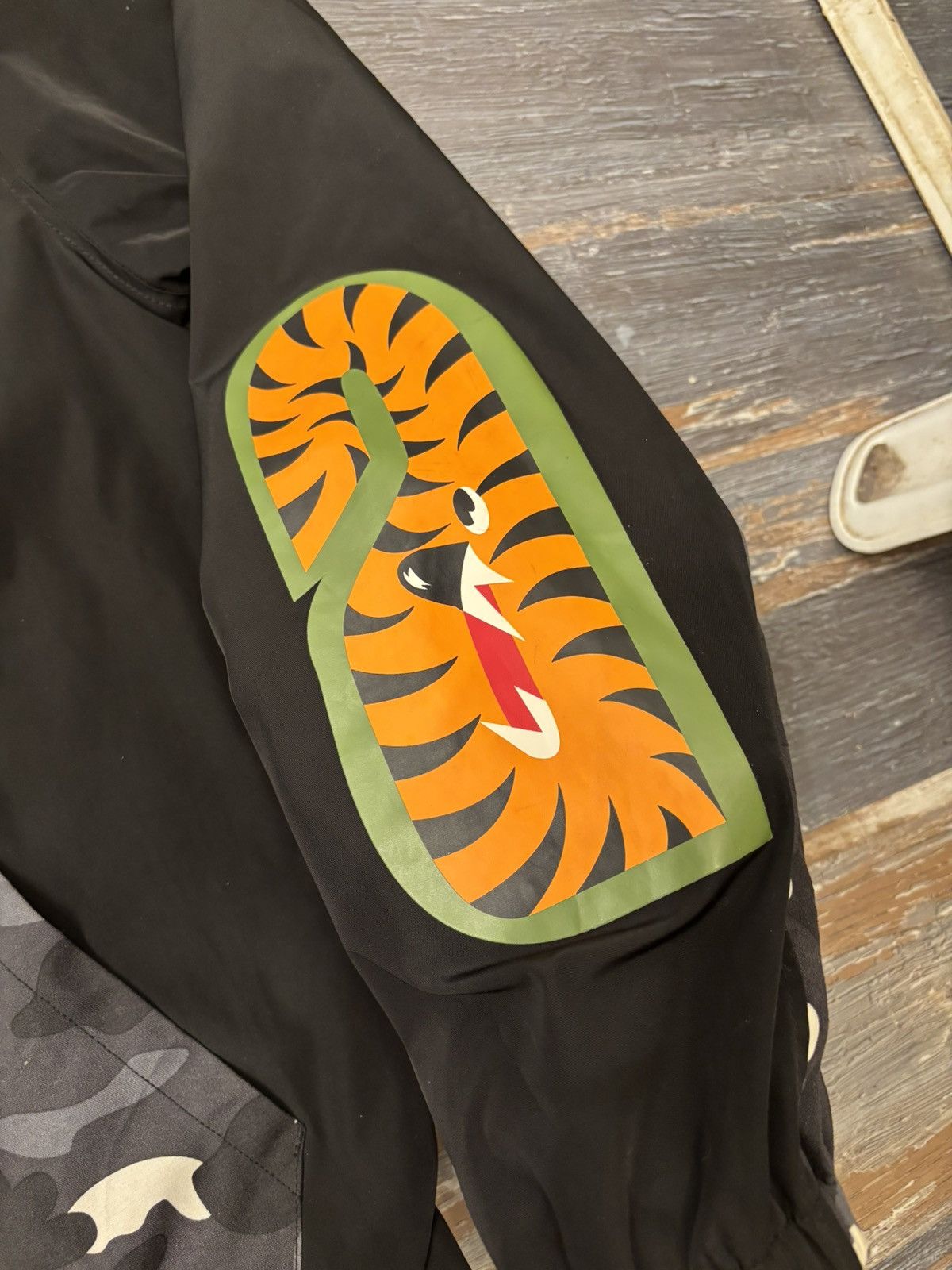 Bape Bape Glow in The Dark City Camo Shark Jacket Size US XL / EU 56 / 4 - 8 Thumbnail
