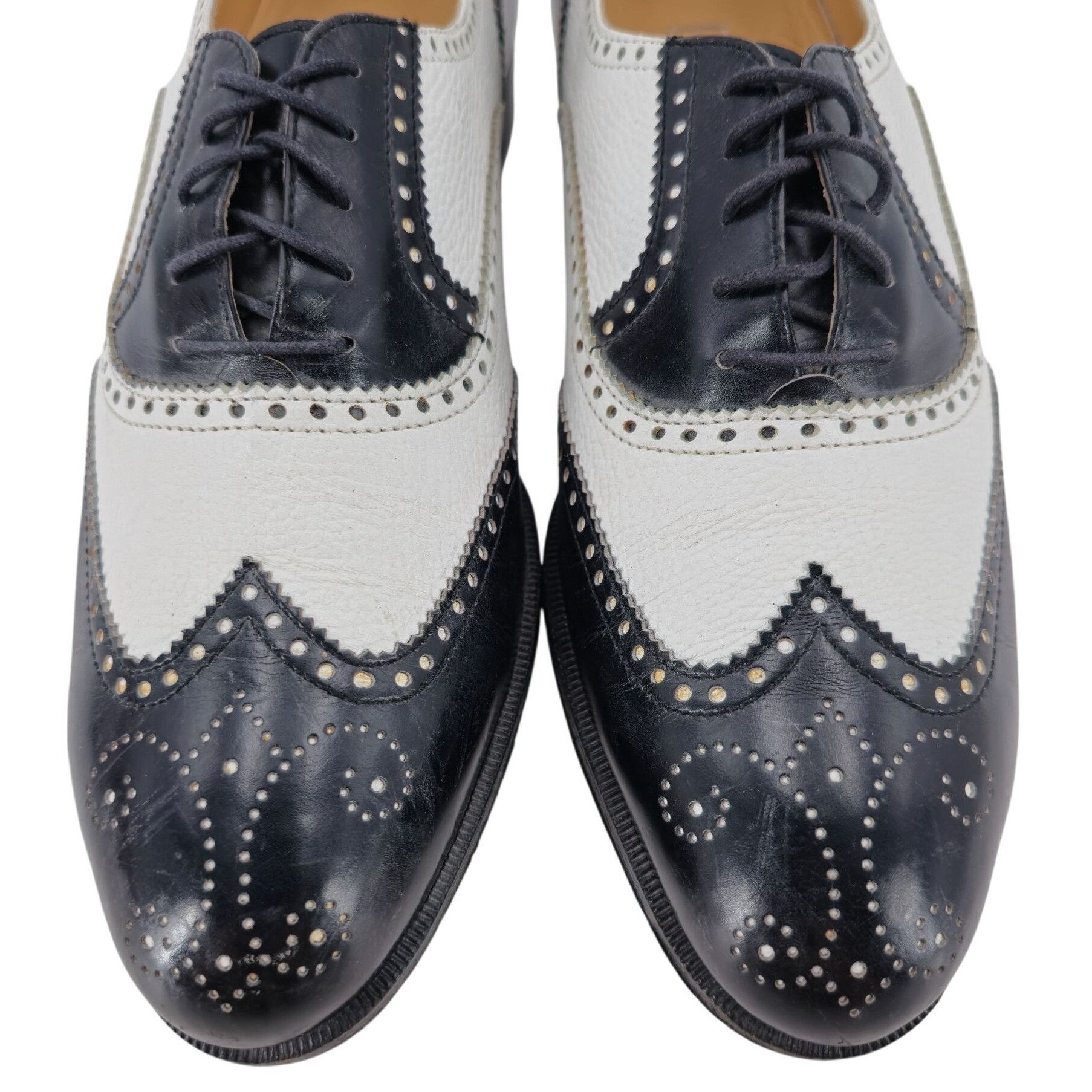 Cole Haan Vintage Bespoke Cole Haan Black White Leather Spectators 9.5 Size US 9.5 / EU 42-43 - 1 Thumbnail