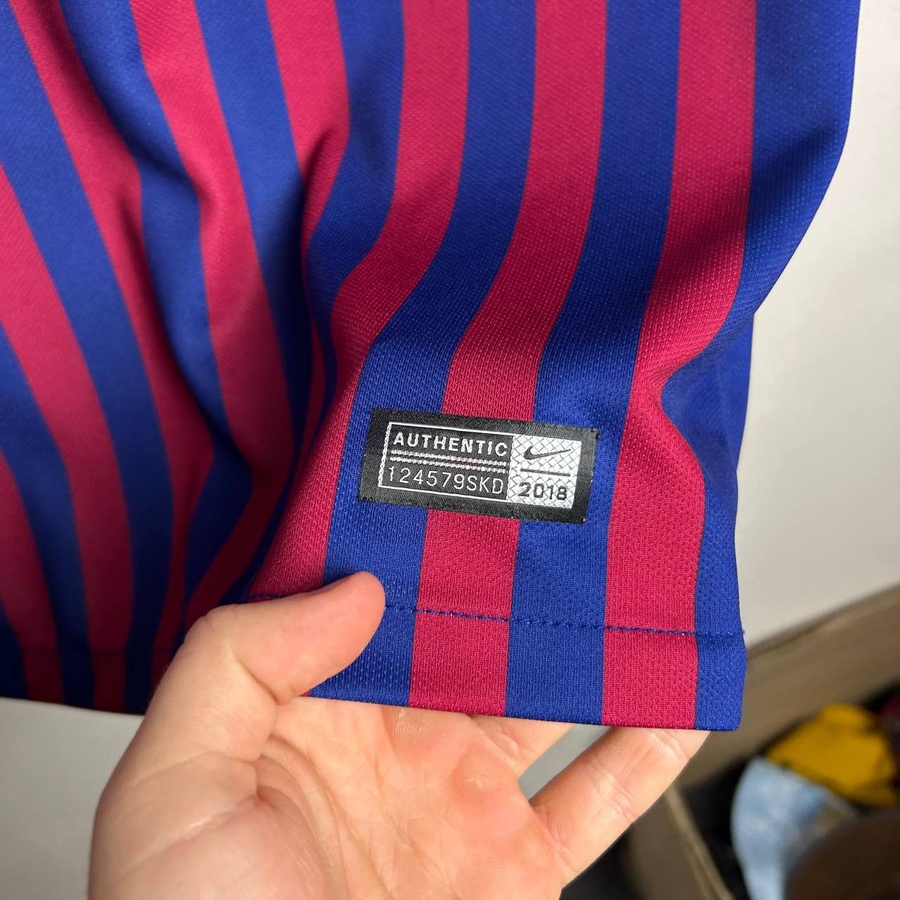 Nike Mens Nike FC Barcelona 2018 Origi player soccer jersey Size US S / EU 44-46 / 1 - 7 Thumbnail
