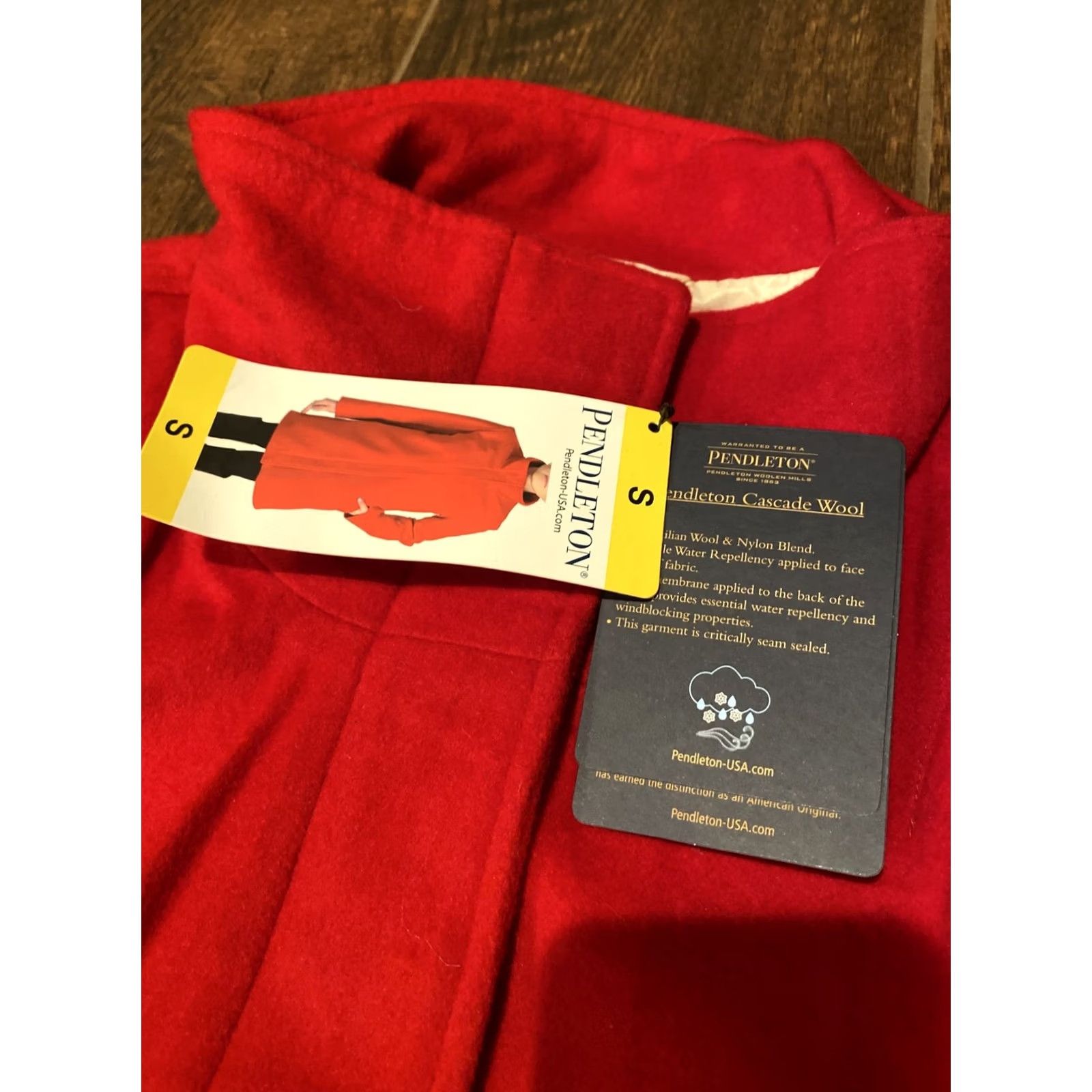 Pendleton VINTAGE Pendleton Coat Wool Red Lined Heavyweight Overcoat Womens Small NWT Size S / US 4 / IT 40 - 5 Thumbnail