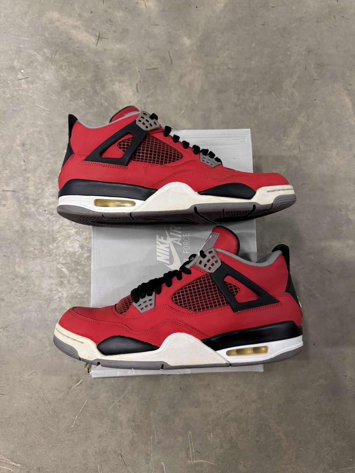 Jordan Brand Jordan 4 Retro Toro Bravo 2013 Size 10.5 Size US 10.5 / EU 43-44 - 2 Thumbnail