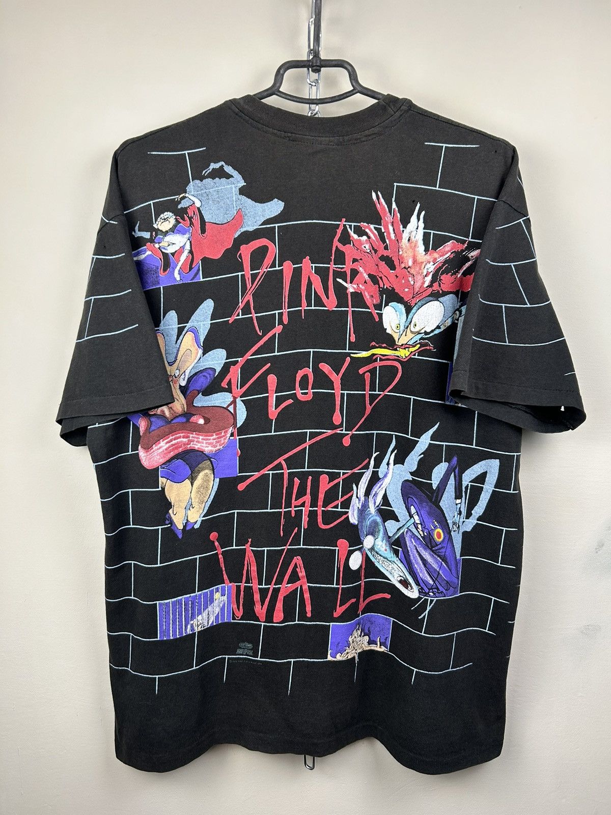 Pink Floyd Vintage 80s Pink Floyd The Wall 1982 Tour Over Print T shirt Size US XL / EU 56 / 4 - 17 Thumbnail