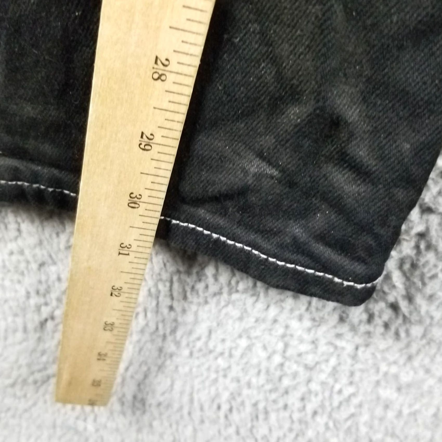 Levi's VINTAGE Levi's 501 Jeans Men Black Denim Button Fly 30X31 Regular Waist 30 Inseam Denim Black Tag 5-Pocket Comfort Easy Care Pockets Modern Fit Mens Size US 30 / EU 46 - 6 Thumbnail