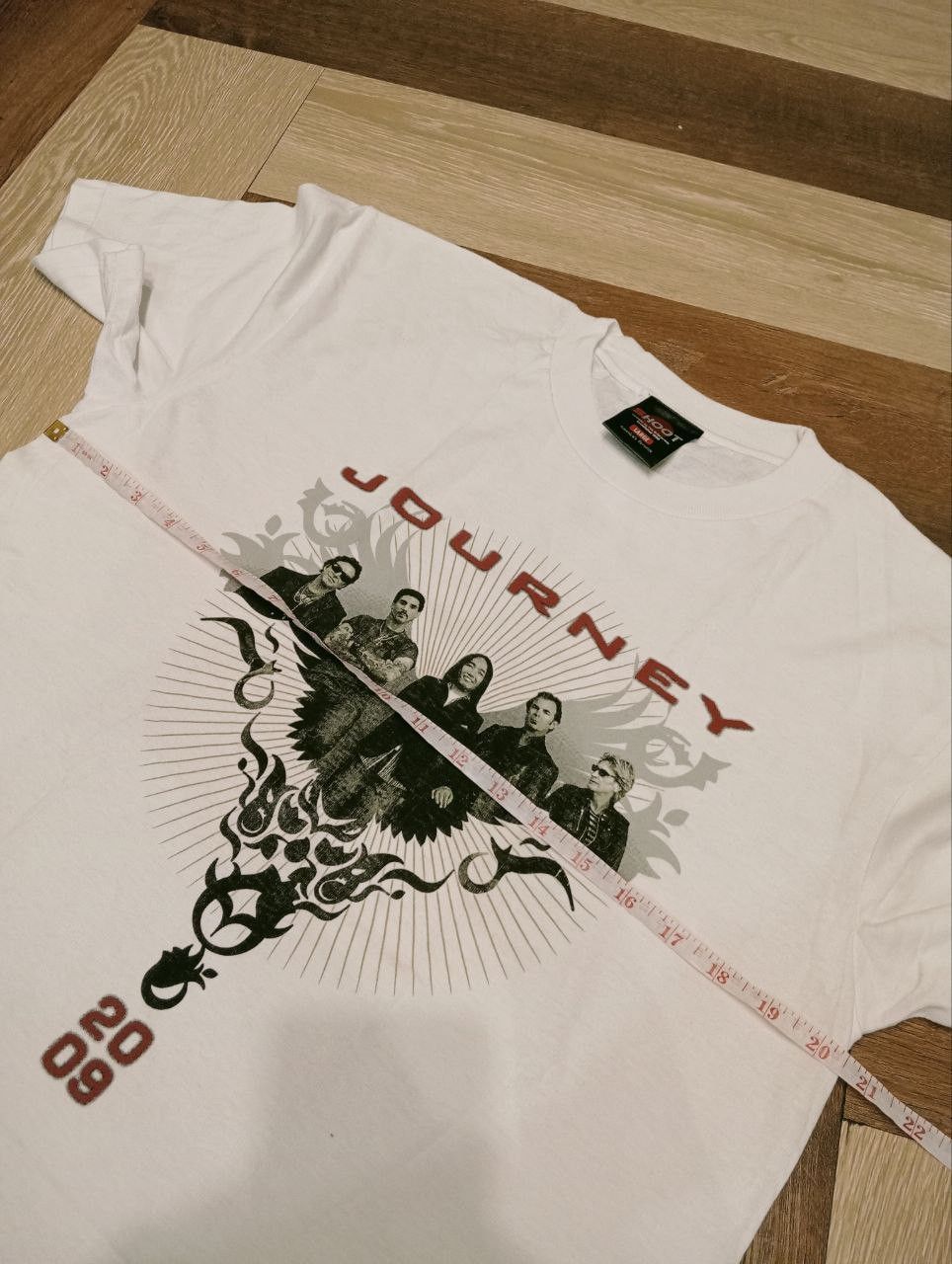 Band Tees JOURNEY BAND VINTAGE TSHIRT - SIZE L Size US L / EU 52-54 / 3 - 9 Thumbnail