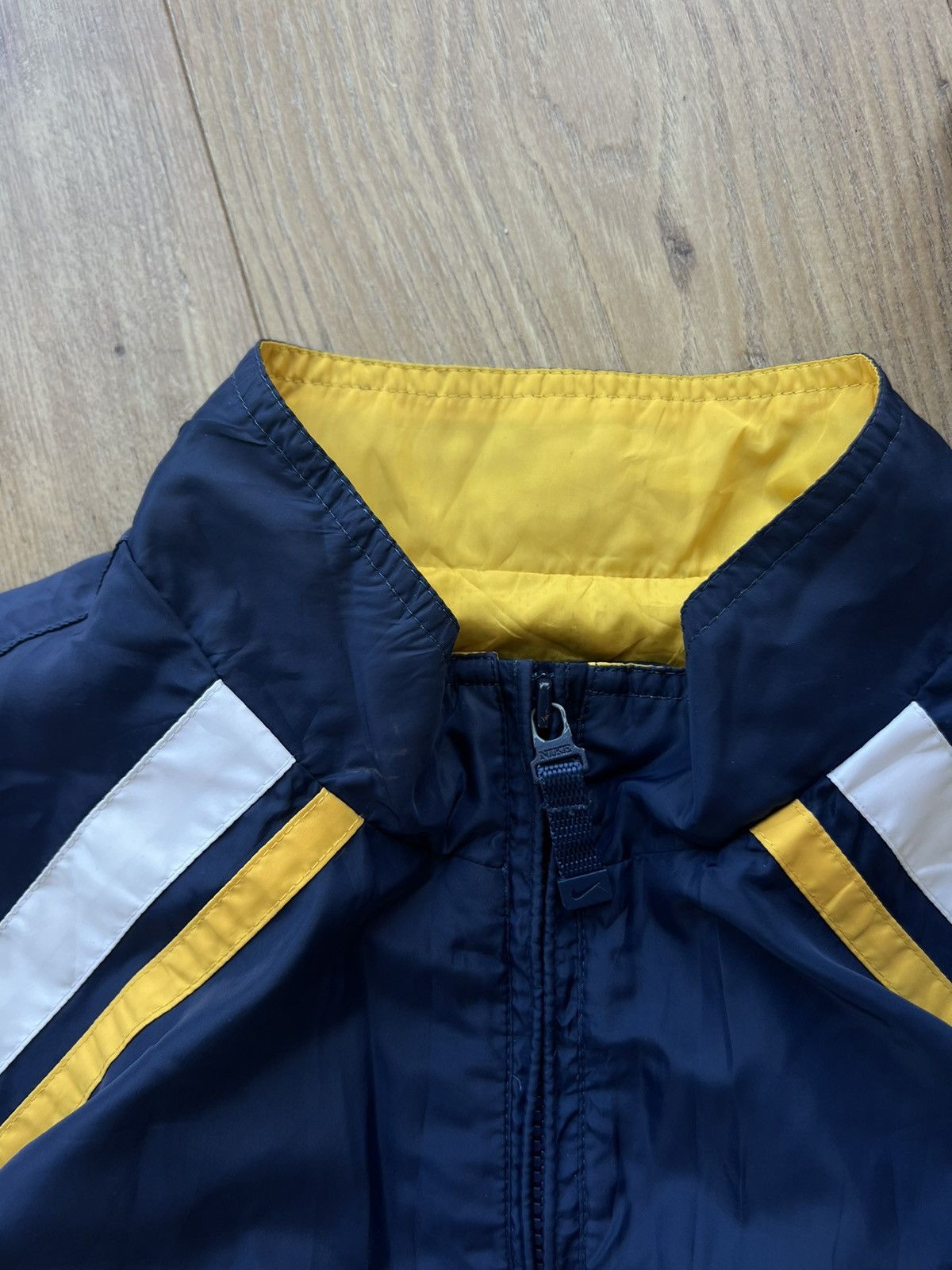 Nike 00’s NIKE RARE SWOOSH LOGO VINTAGE TRACK JACKET Size US M / EU 48-50 / 2 - 7 Thumbnail