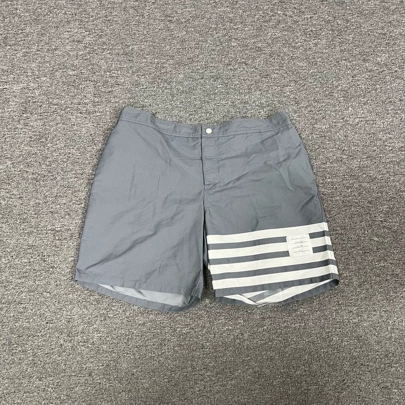 Thom Browne Size 5 Four-striped shorts 2503-Nextarrow