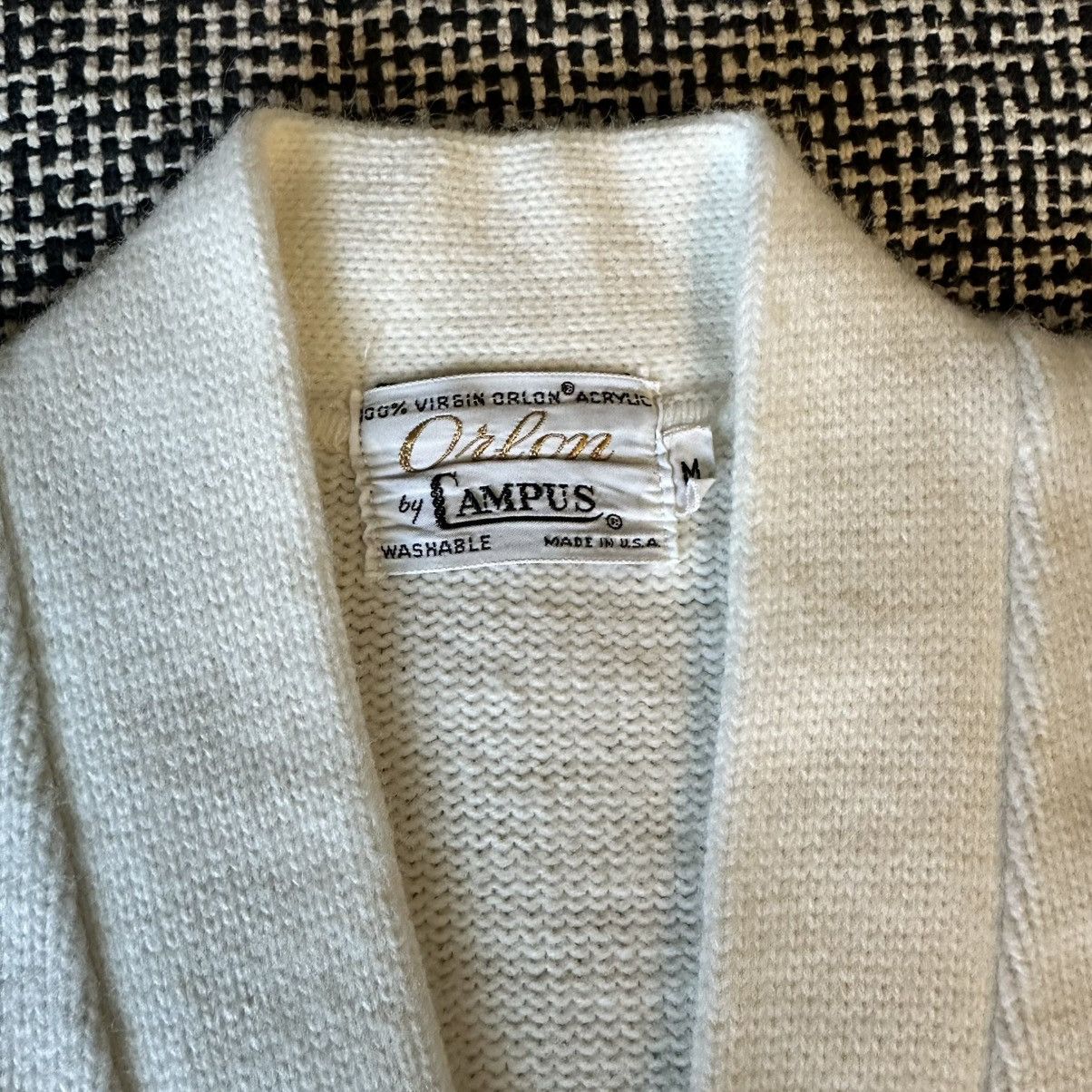 Other Vintage 100% Virgin Orlon White Knitted Cardigan Sweater Size US M / EU 48-50 / 2 - 3 Thumbnail