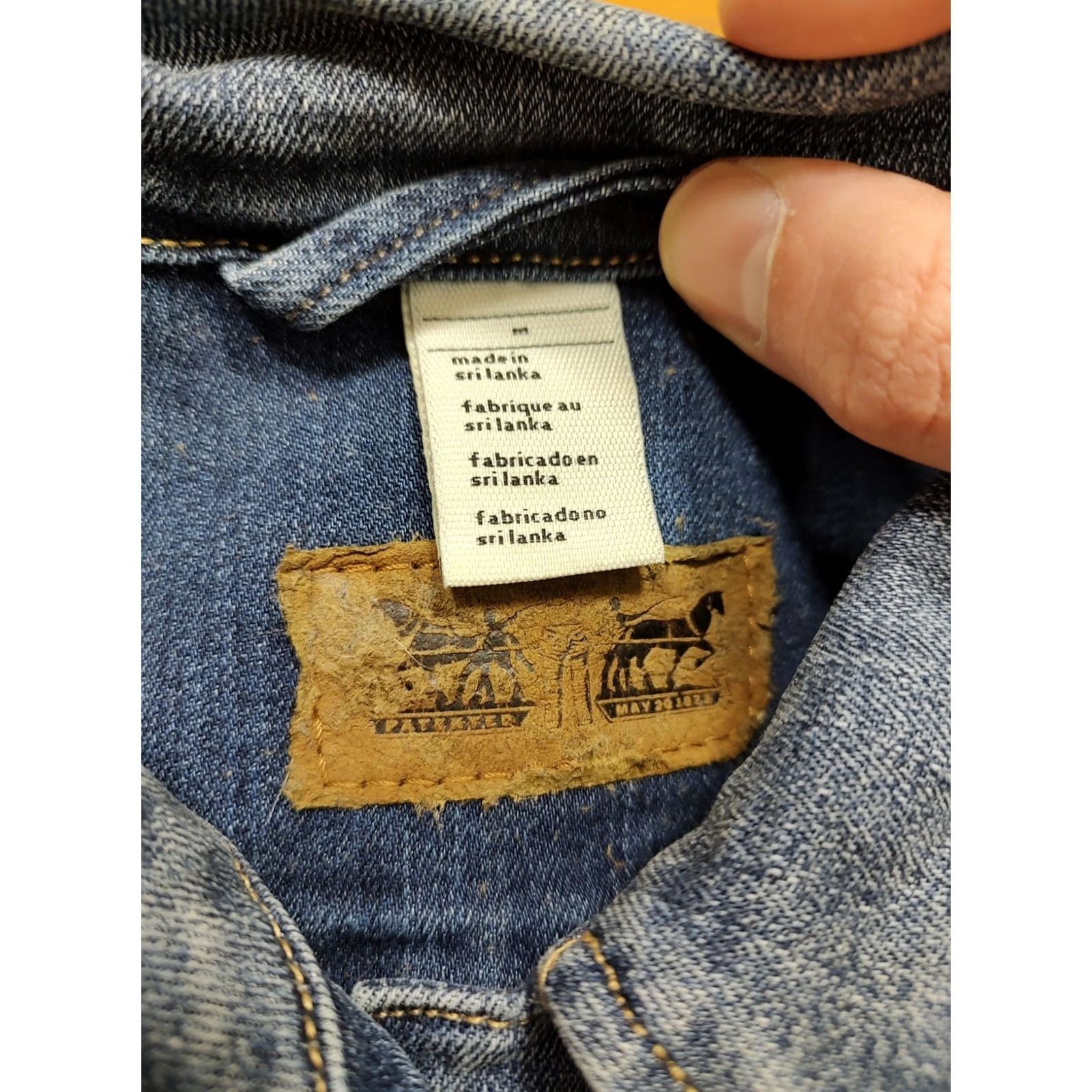 Levi's VINTAGE Levi's Denim Trucker Jacket Womens M Blue Light Wash Classic Casual Jeans Grunge 90s Western Womens Size 32" / US 10 / IT 46 - 5 Thumbnail