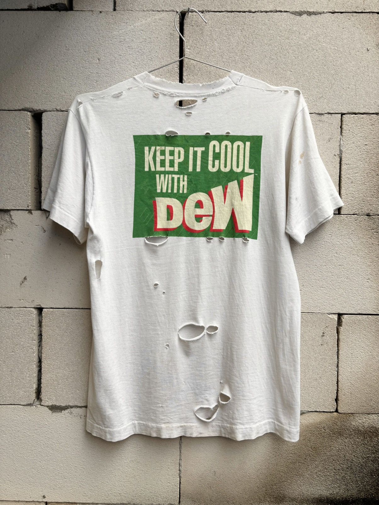 Vintage Thrashed Distressed MOUNTAIN DEW 90s T Shirt ERD Grunge Size US S / EU 44-46 / 1 - 4 Thumbnail