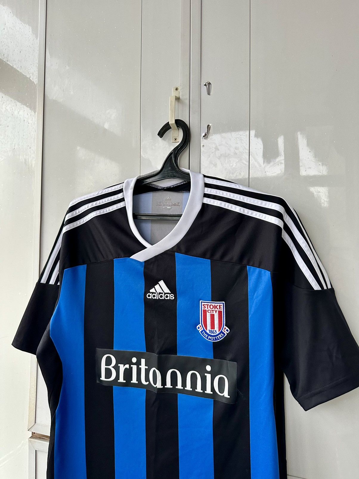 Adidas Vintage Stoke City Adidas Britannia Jersey Size US L / EU 52-54 / 3 - 5 Thumbnail