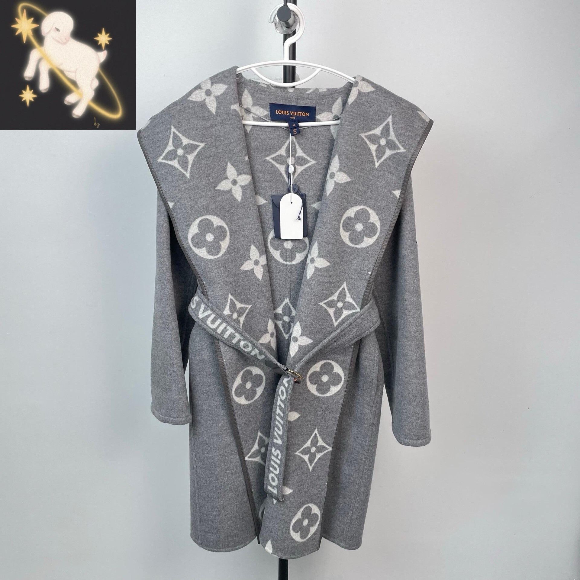 Louis Vuitton Louis Vuitton Gray Heavy Coat 36 Men Size US S / EU 44-46 / 1 - 1 Thumbnail