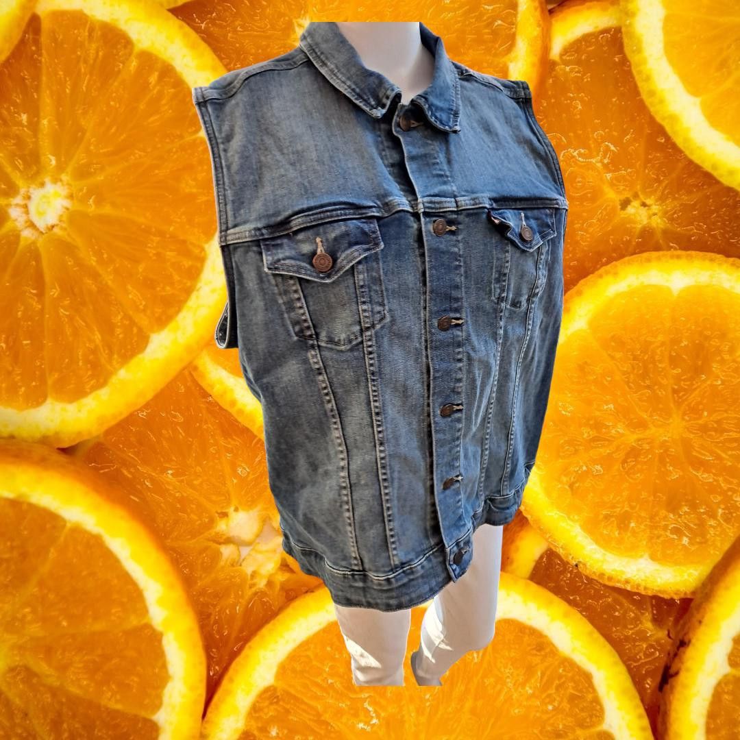 Levi's Levi Strauss Silver Tag Button Up Denim Vest Size US L / EU 52-54 / 3 - 1 Thumbnail