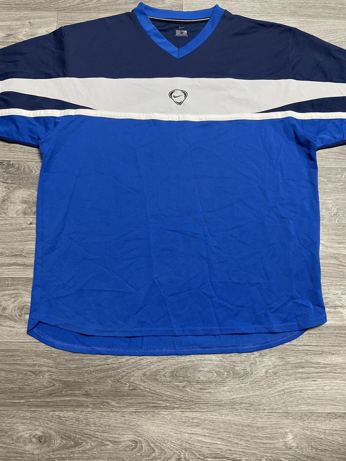 Nike Vintage Nike T90 Central Swoosh Logo Soccer Football T-Shirt Size US XL / EU 56 / 4 - 3 Thumbnail