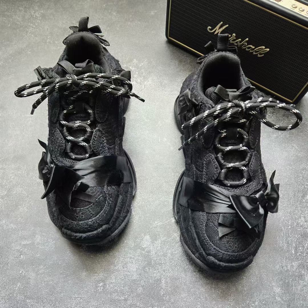 Balenciaga Balenciaga Black Lowtop Sneakers S Women Size US 6 / IT 36 - 1 Thumbnail