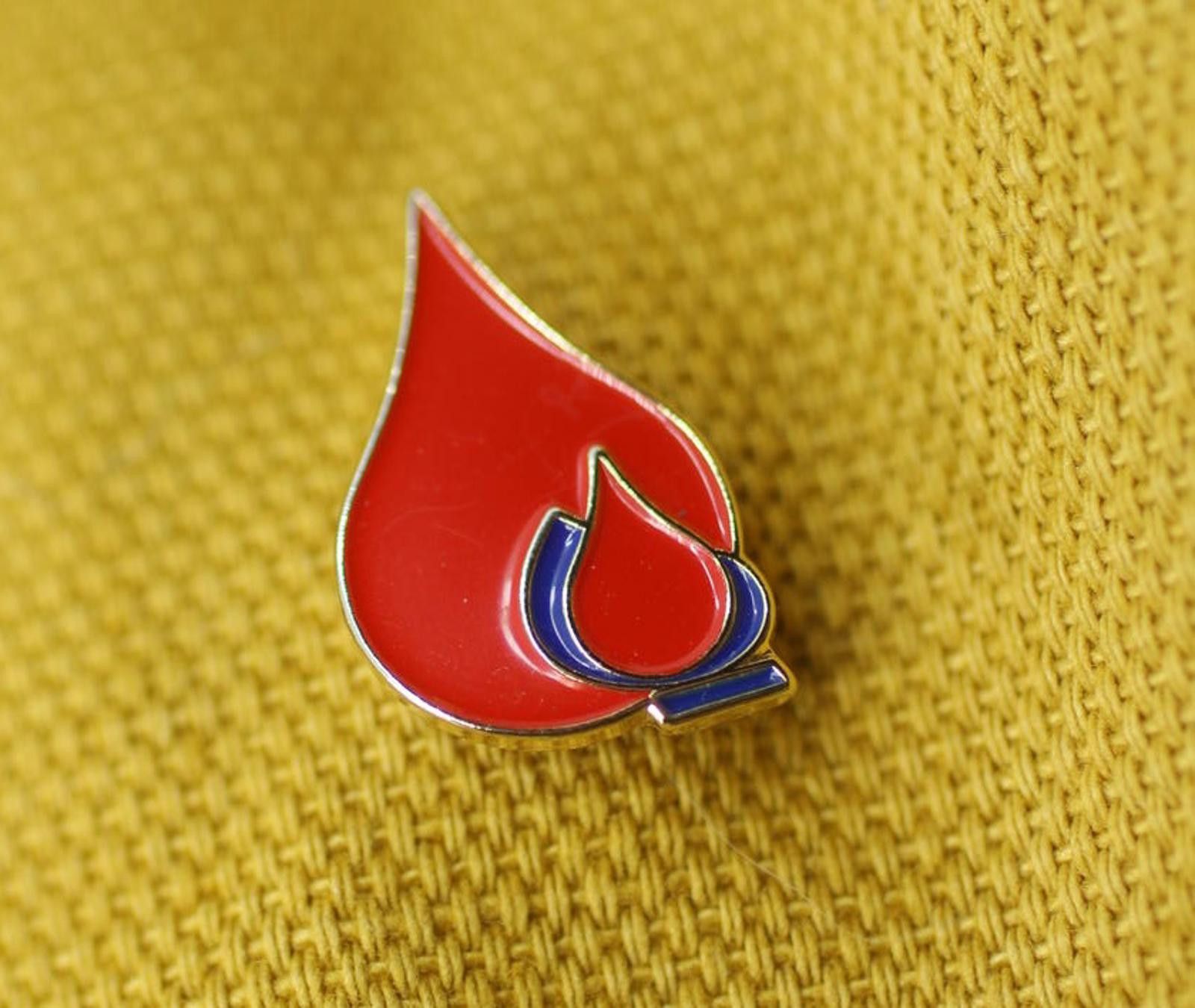 Unknown London Vintage Blood Drop Enamel Pin Blood Donation Medical Symbol Size ONE SIZE - 1 Preview