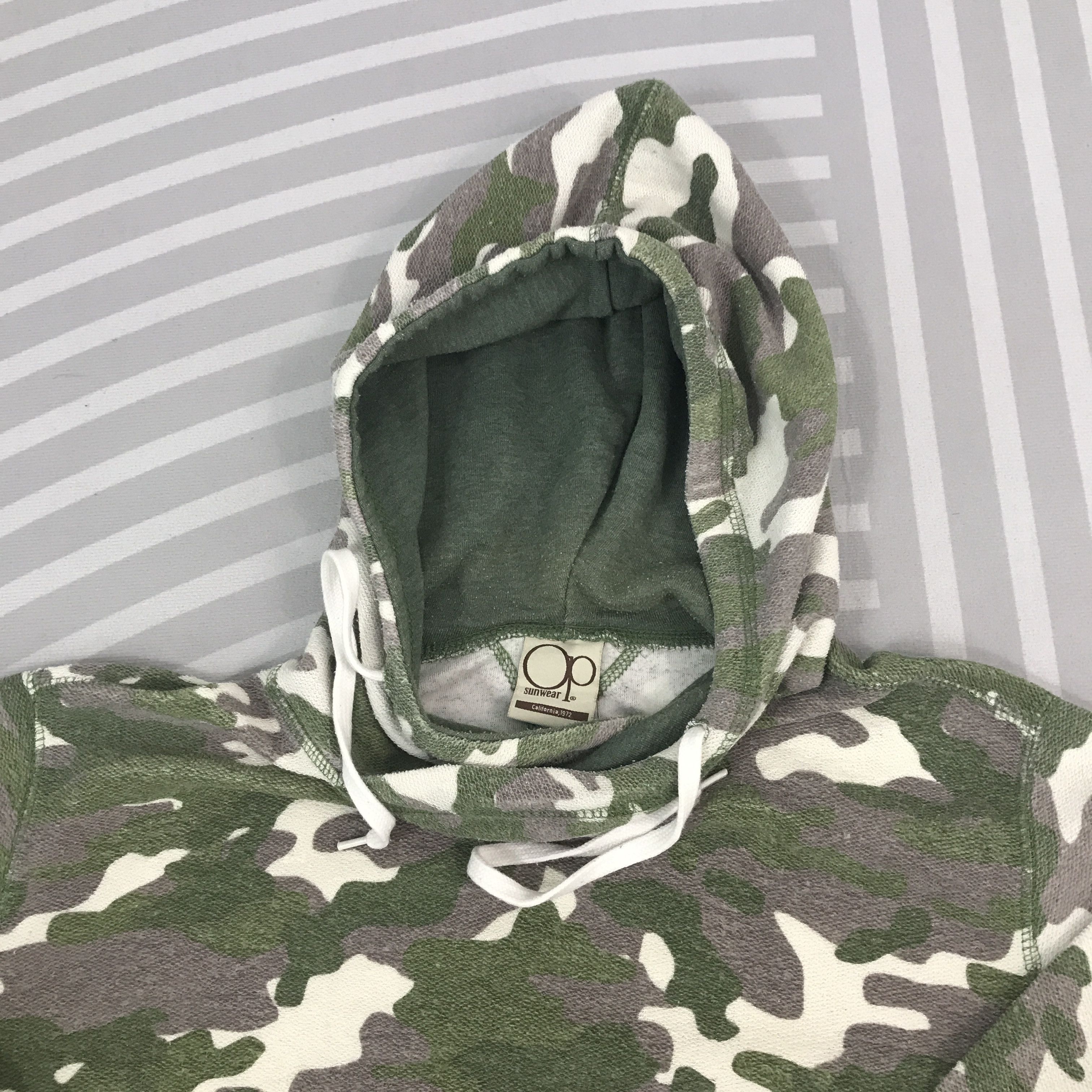 Japanese Brand × Vintage Vintage Op Sunwear Camo Hoodie Jacket Size US L / EU 52-54 / 3 - 8 Thumbnail