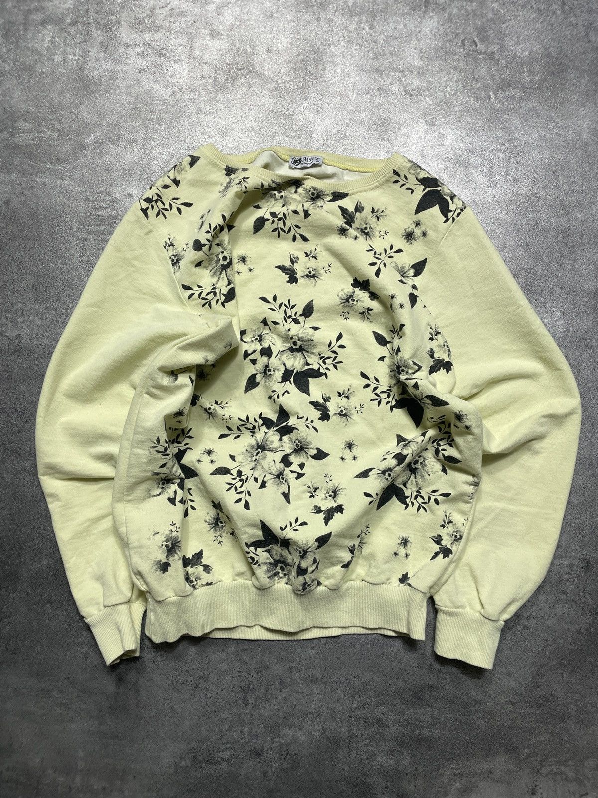 Vintage 🔥RARE🔥Vintage Y2K Roses Sweatshirt Cozy Streetwear Hype Size S / US 4 / IT 40 - 1 Thumbnail
